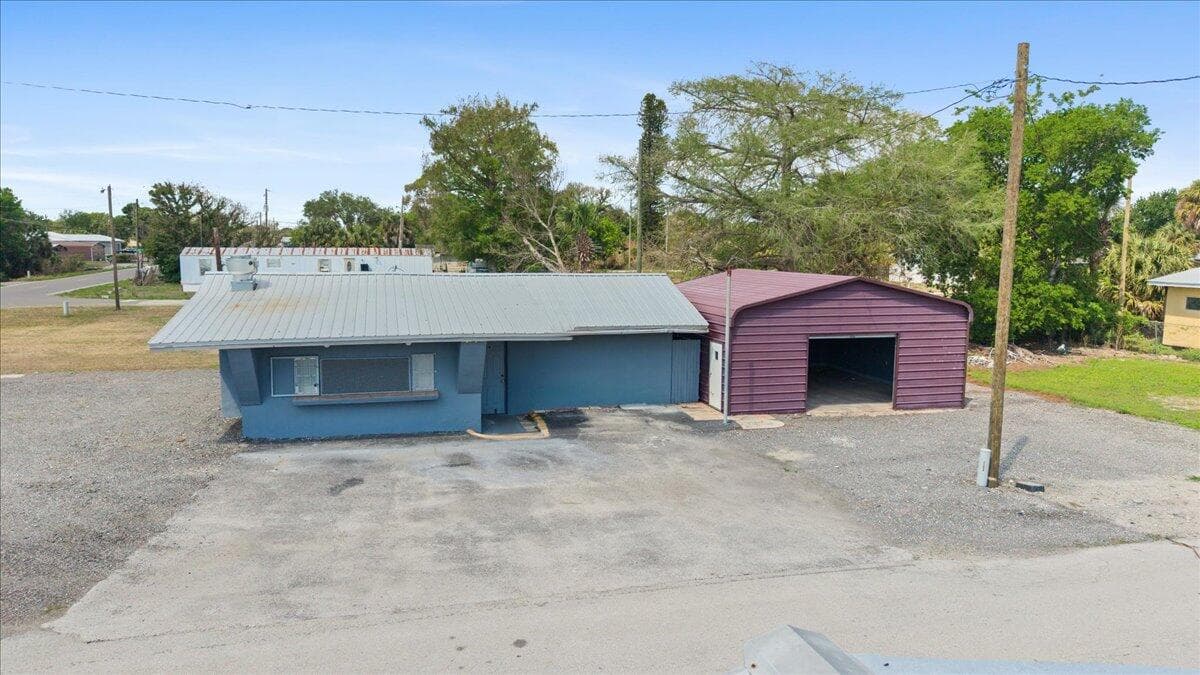1023 Lee Street, Moore Haven, FL — photo 1 of 25