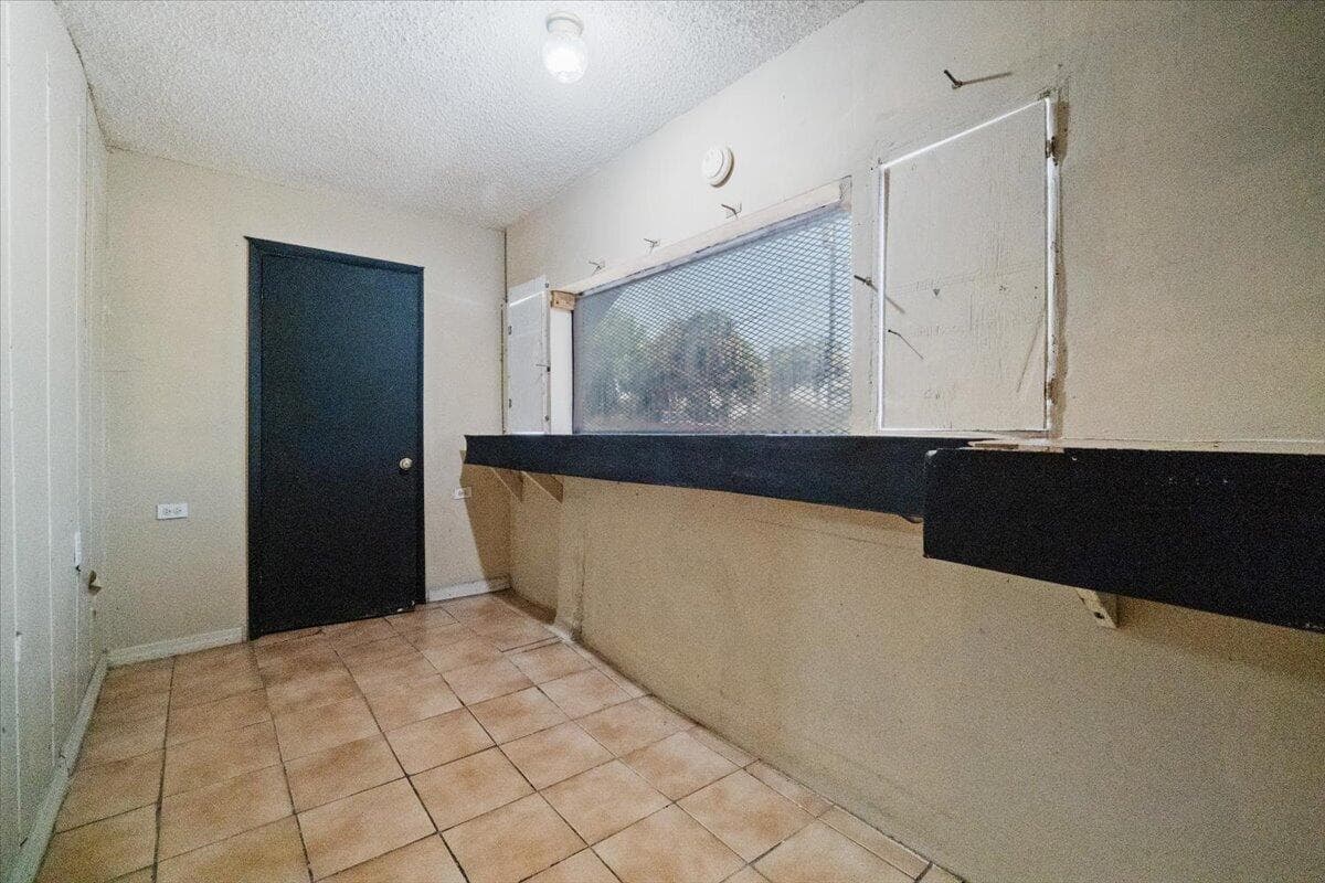1023 Lee Street, Moore Haven, FL — photo 10 of 25