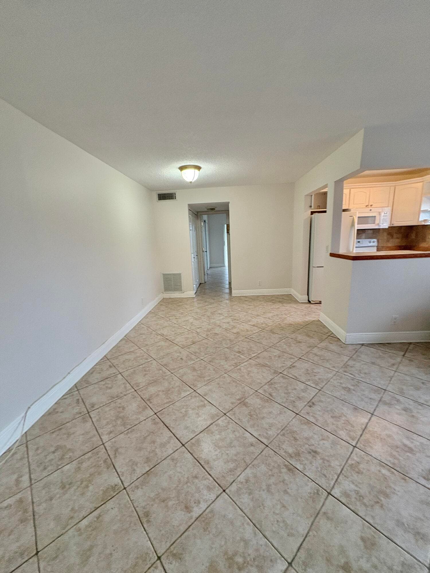 48 Bedford B, West Palm Beach, FL 33417 — photo 2 of 18