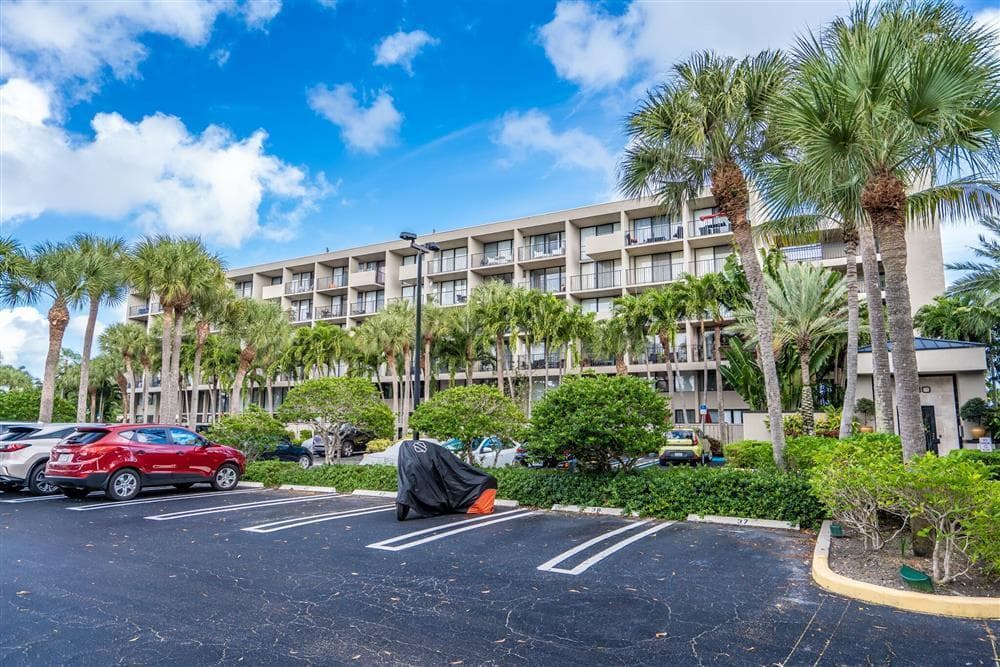 1830 Embassy Drive 605, West Palm Beach, FL 33401 — photo 18 of 18