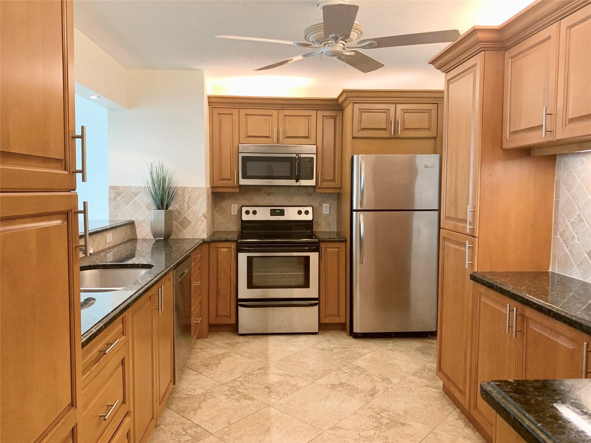 1150 Hillsboro Mile 207, Hillsboro Beach, FL 33062 — photo 8 of 51