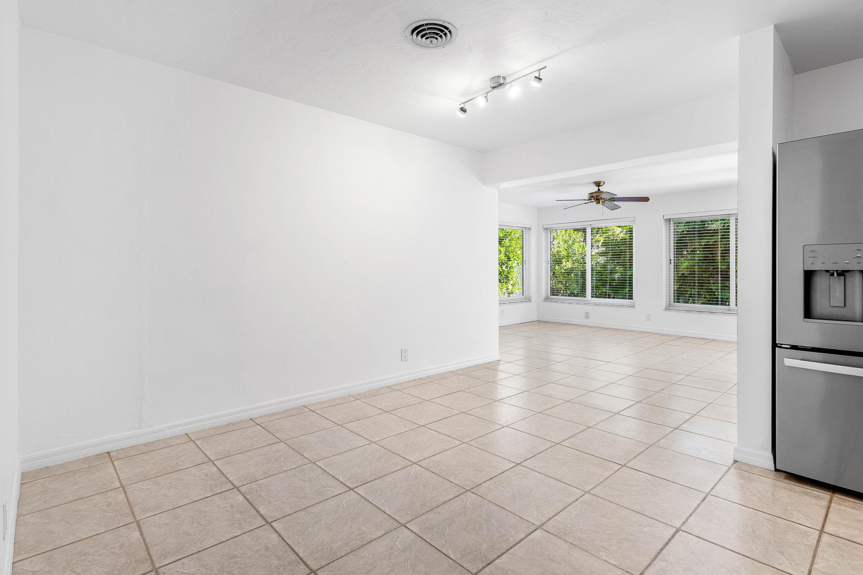 2100 NE 4th Avenue, Boca Raton, FL 33431 — photo 4 of 30