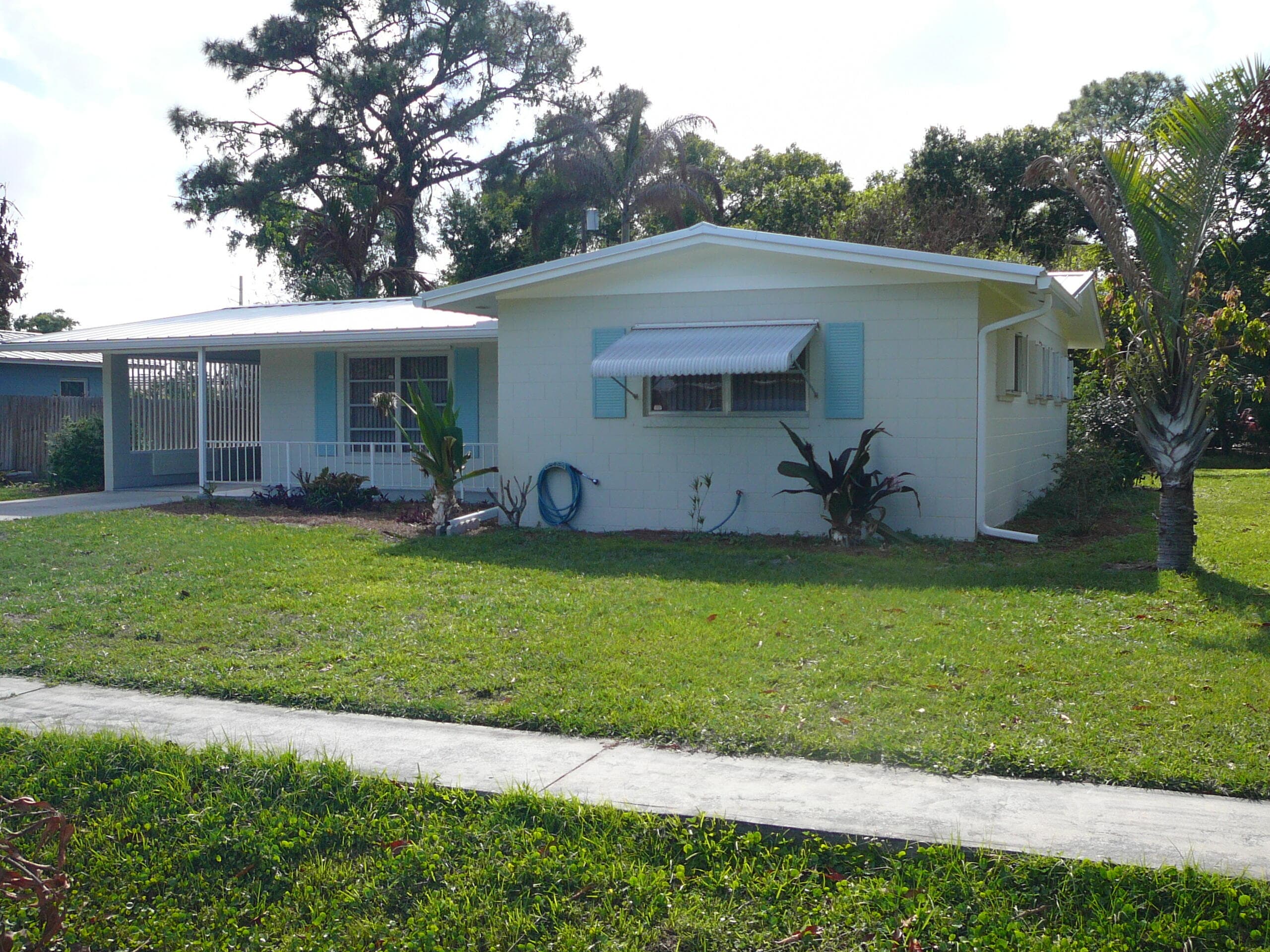 2921 Sherwood Lane, Fort Pierce, FL 34982 — photo 3 of 36