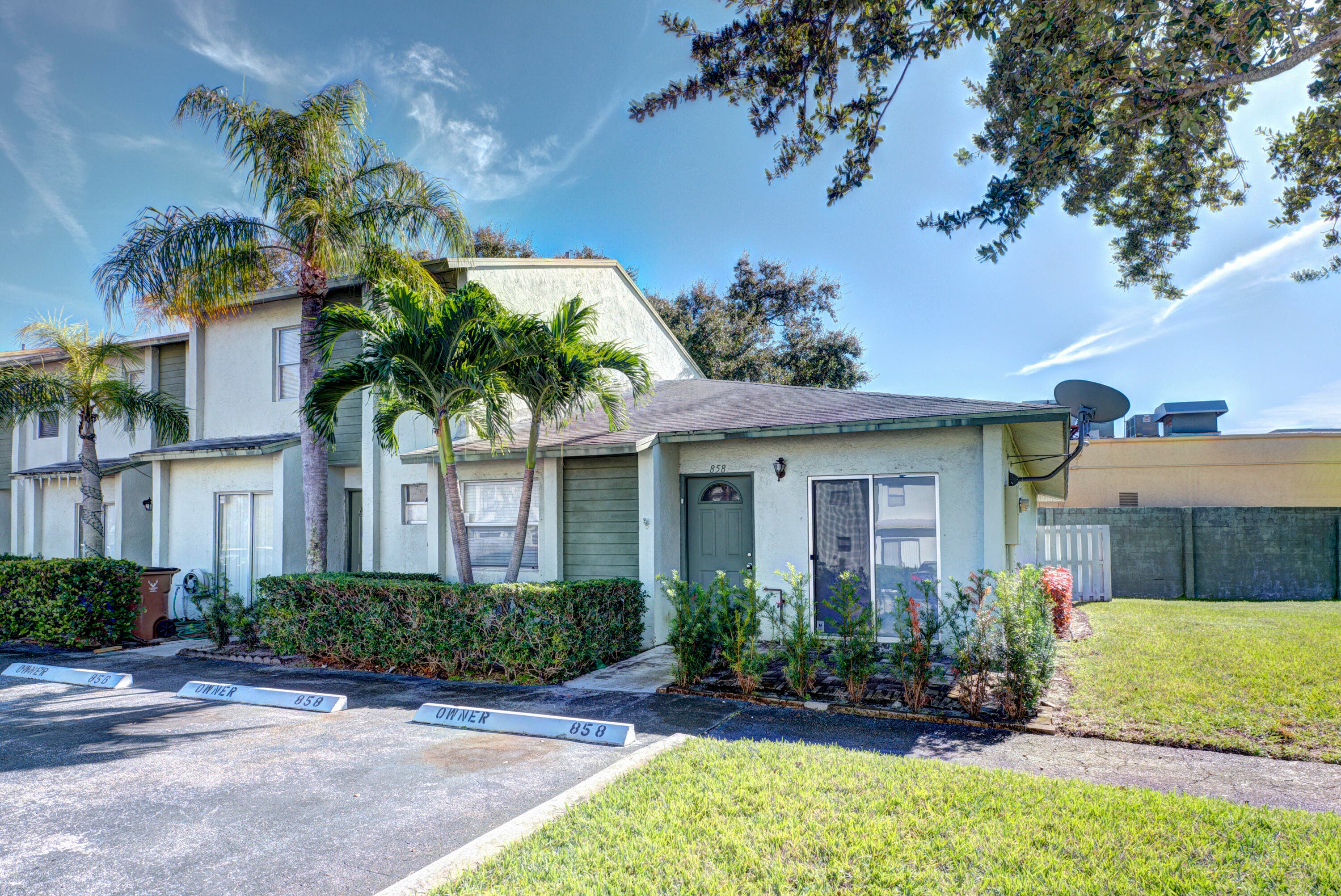 858 Crystal Lake Drive, Deerfield Beach, FL 33064 — photo 1 of 21