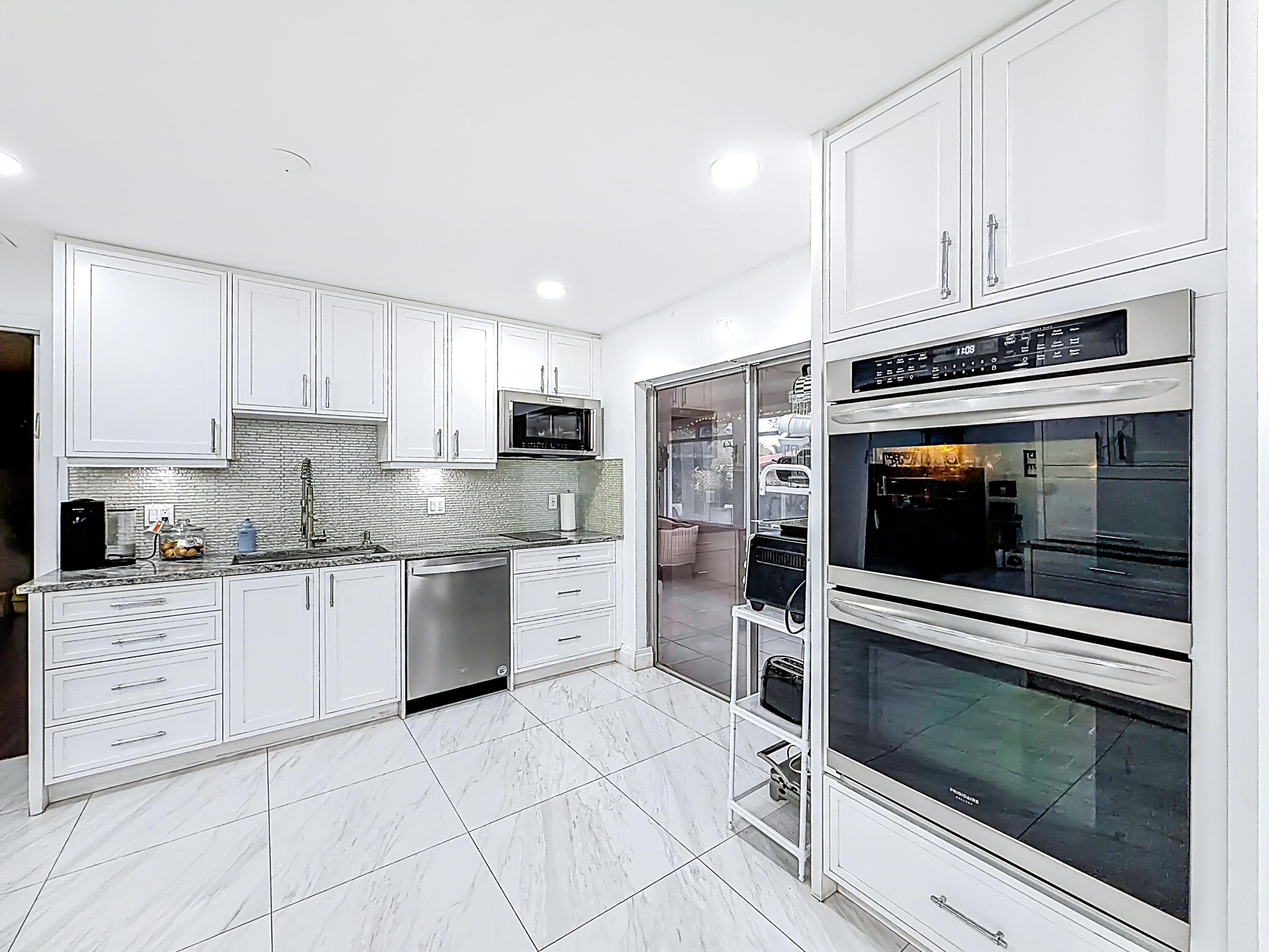 9990 NW 38th Street, Coral Springs, FL 33065 — photo 9 of 50