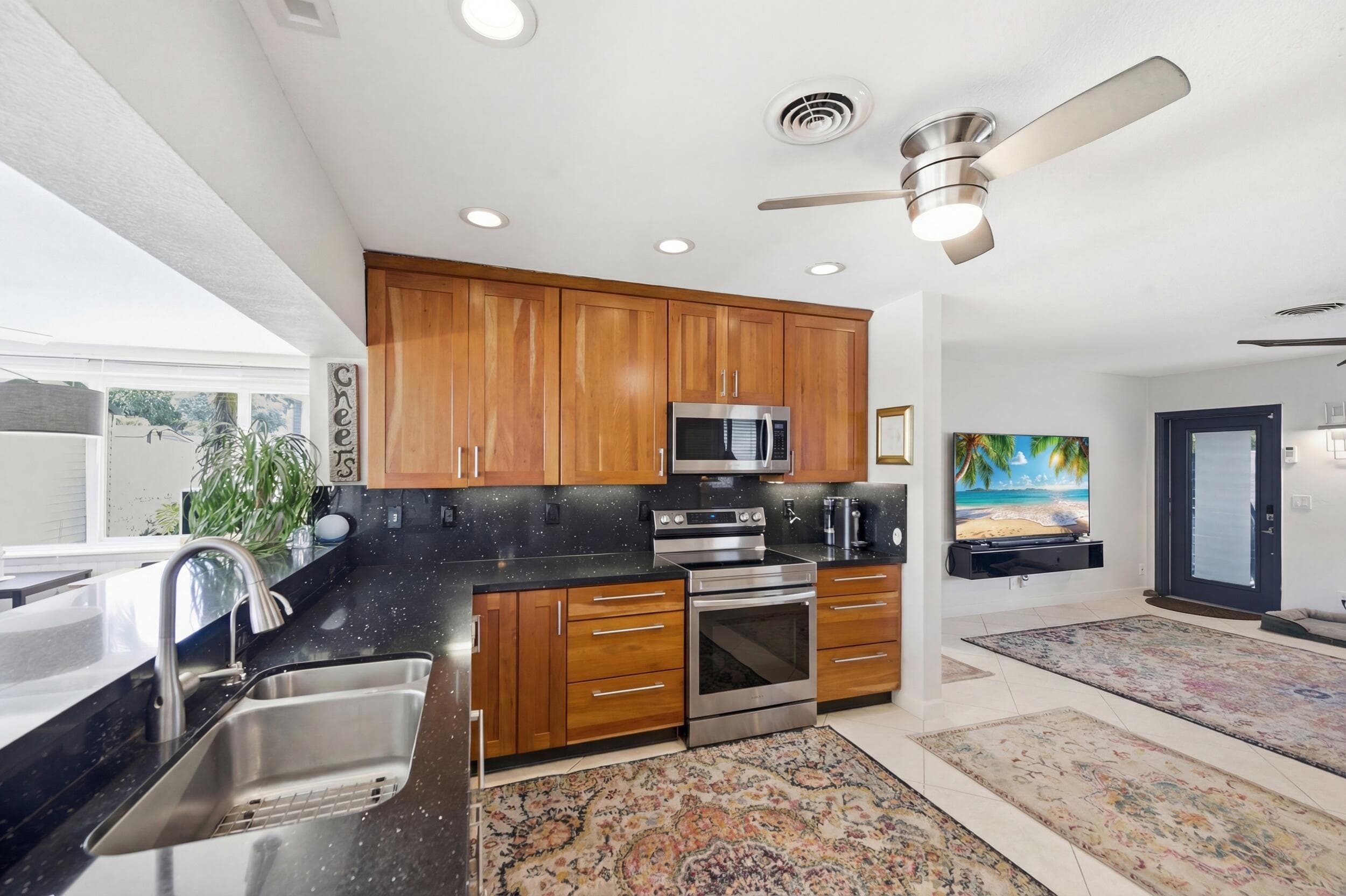 3690 NE 16th Avenue, Oakland Park, FL 33334 — photo 9 of 39