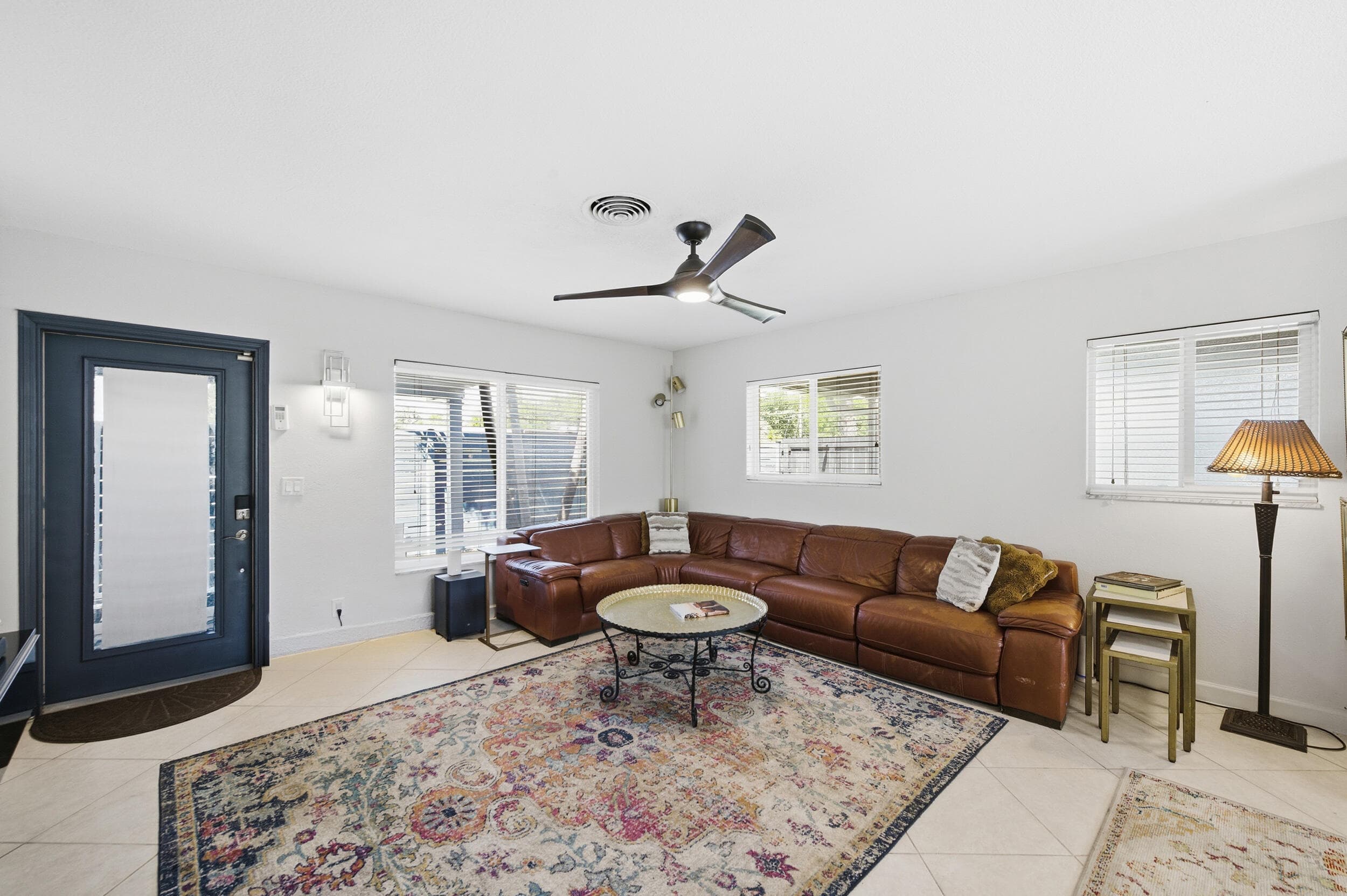 3690 NE 16th Avenue, Oakland Park, FL 33334 — photo 6 of 39