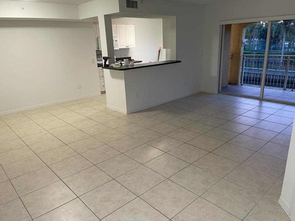 9640 NW 2 Street 208, Pembroke Pines, FL 33024 — photo 7 of 18