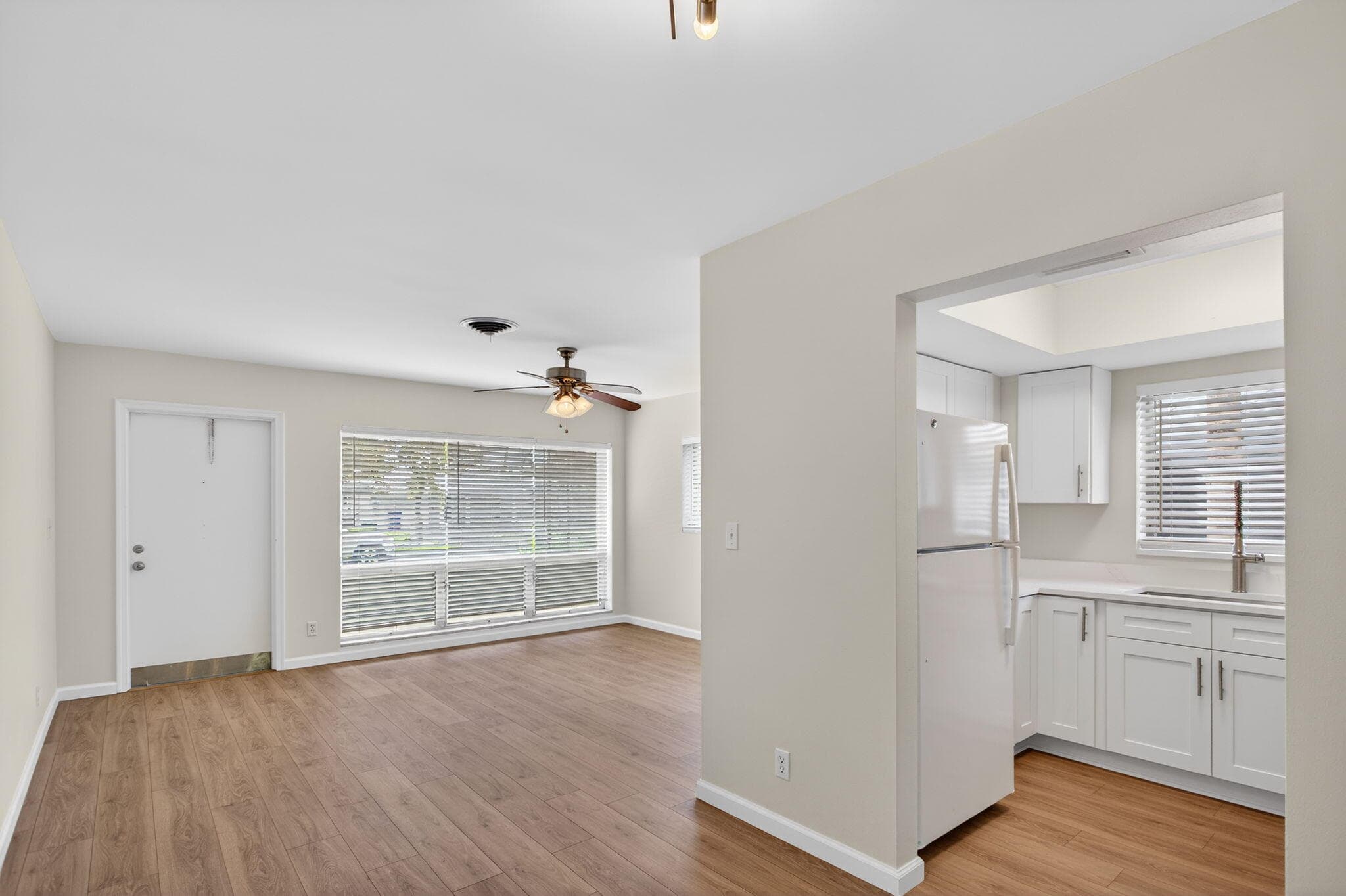 371 SE 1st Avenue, Pompano Beach, FL 33060 — photo 6 of 43
