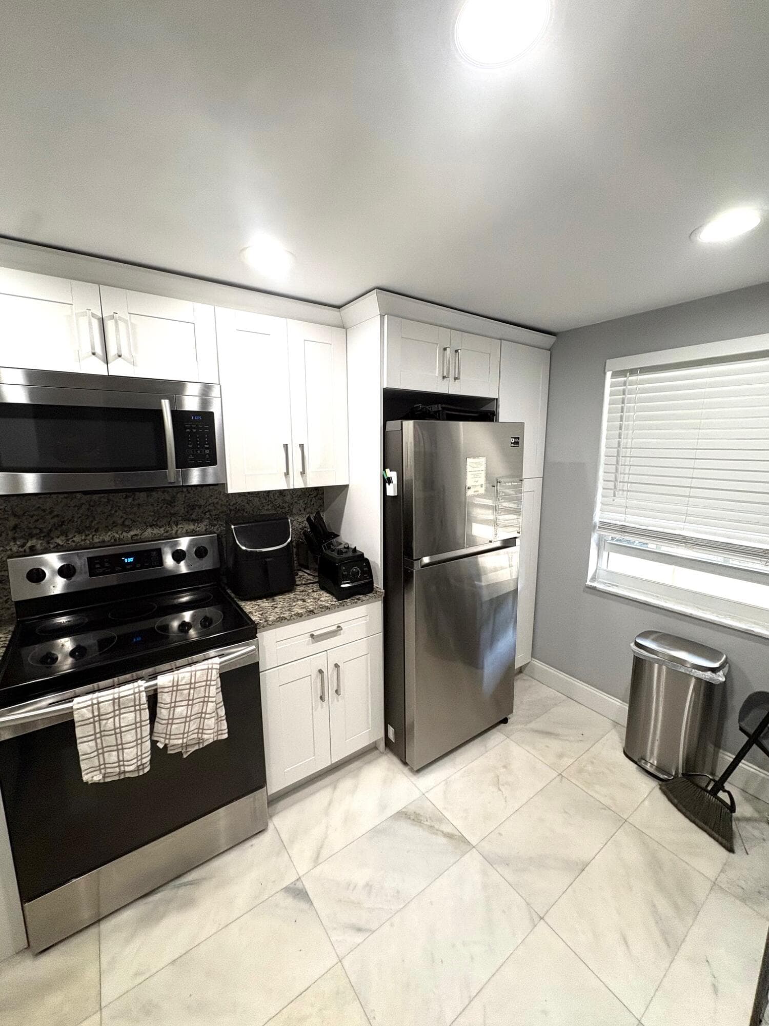 605 Oaks Drive 304, Pompano Beach, FL 33069 — photo 4 of 28