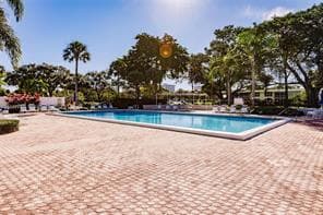 605 Oaks Drive 304, Pompano Beach, FL 33069 — photo 24 of 28