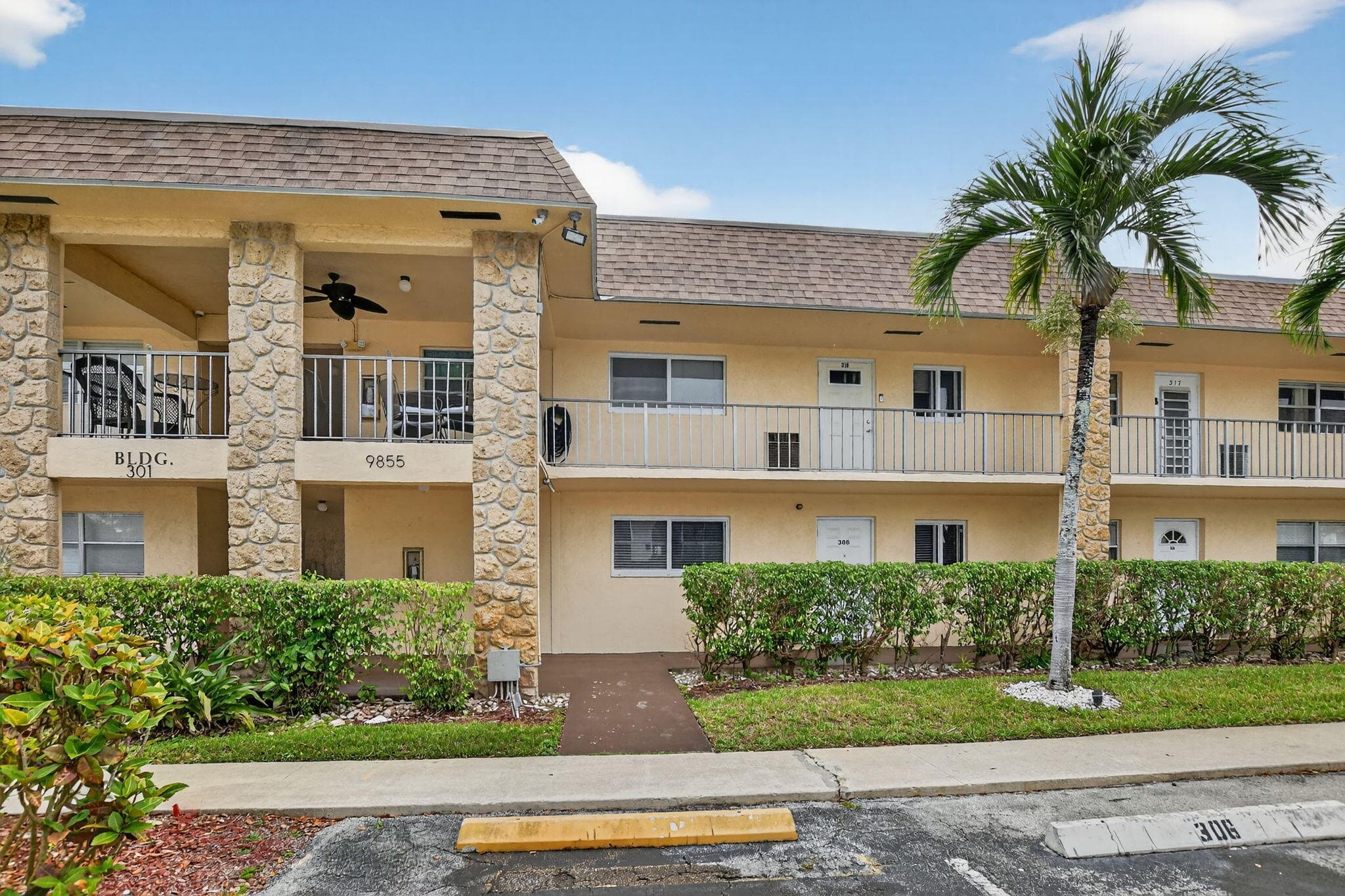 9855 Sandalfoot Boulevard Apt 317, Boca Raton, FL 33428 — photo 1 of 29