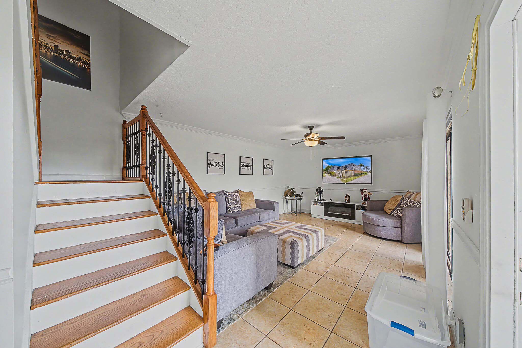 149 Lake Arbor Drive, Palm Springs, FL 33461 — photo 3 of 37