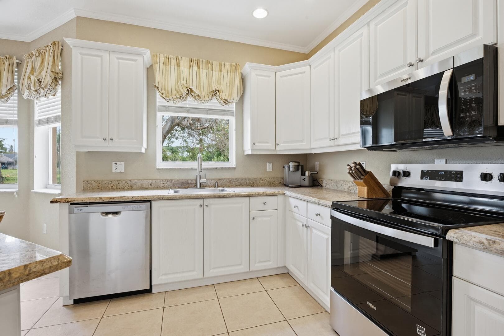2462 Westmont Place, Royal Palm Beach, FL 33411 — photo 11 of 60