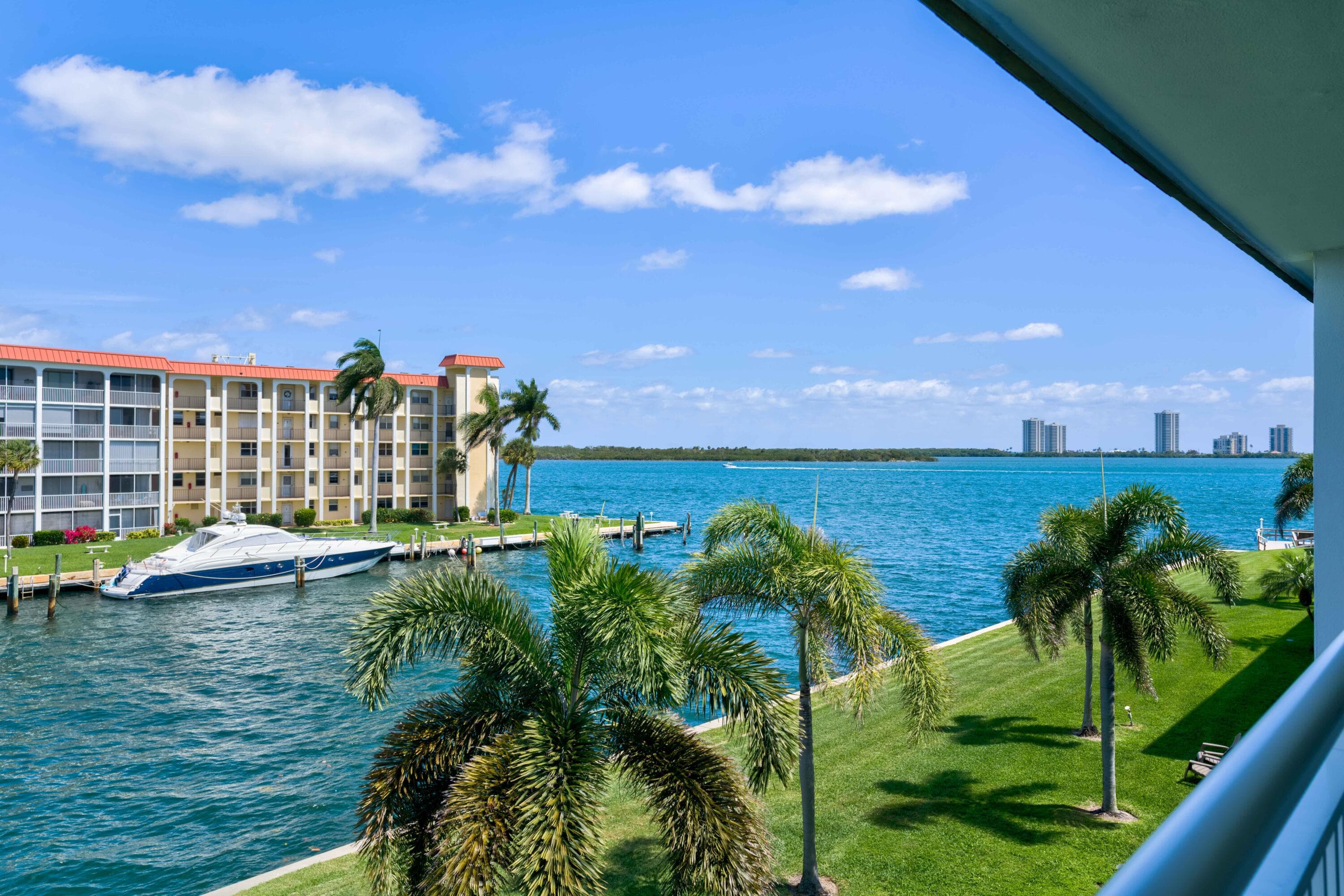 111 Shore Court 305, North Palm Beach, FL 33408 — photo 5 of 43