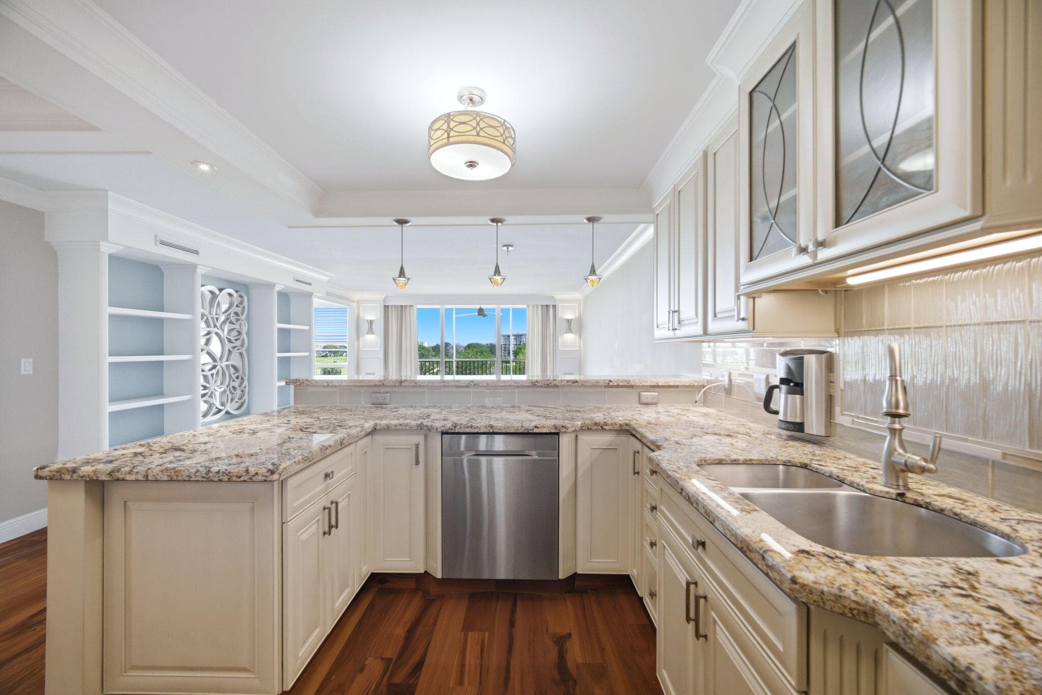 2901 S Palm Aire Drive, Pompano Beach, FL 33069 — photo 4 of 35