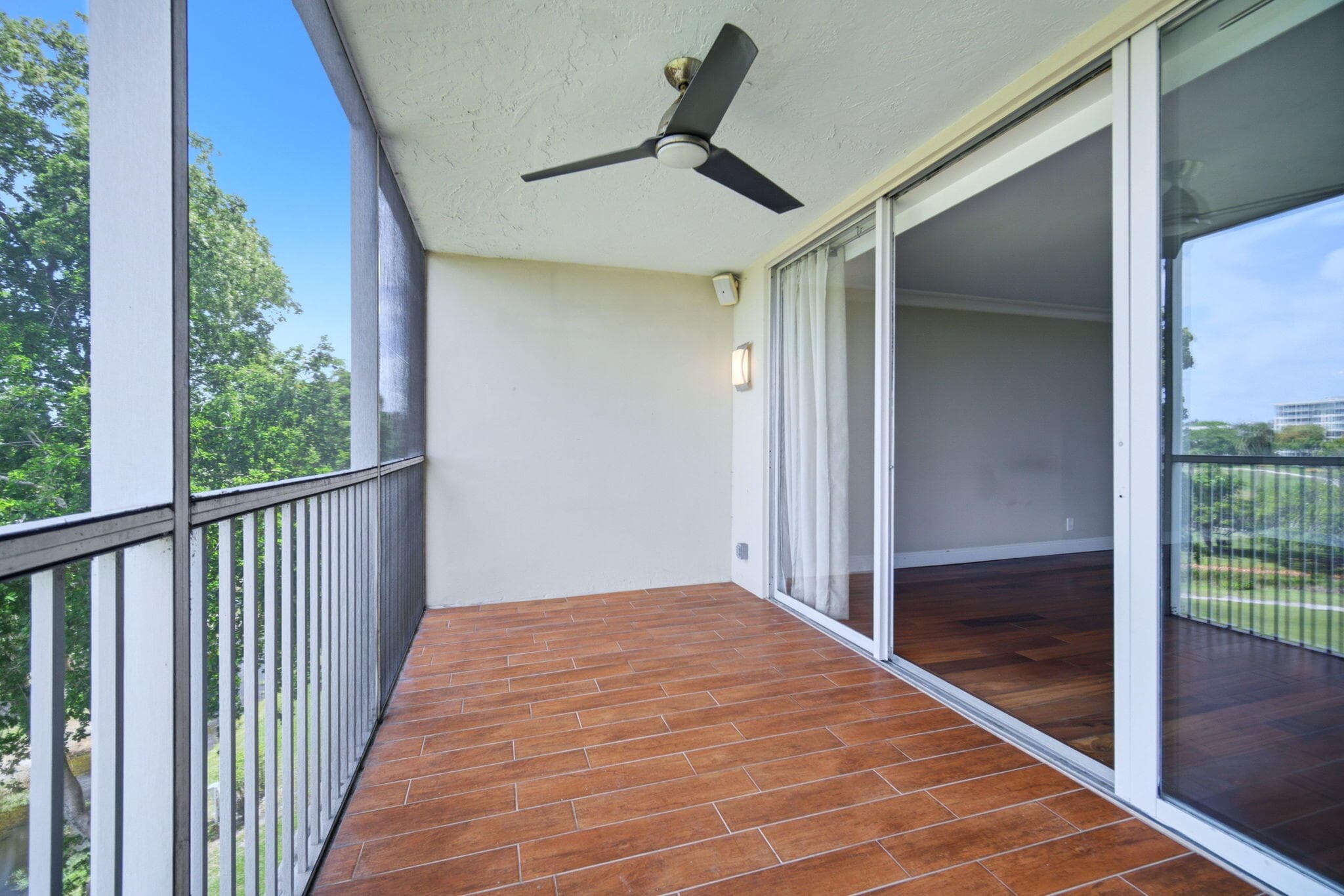 2901 S Palm Aire Drive, Pompano Beach, FL 33069 — photo 29 of 35