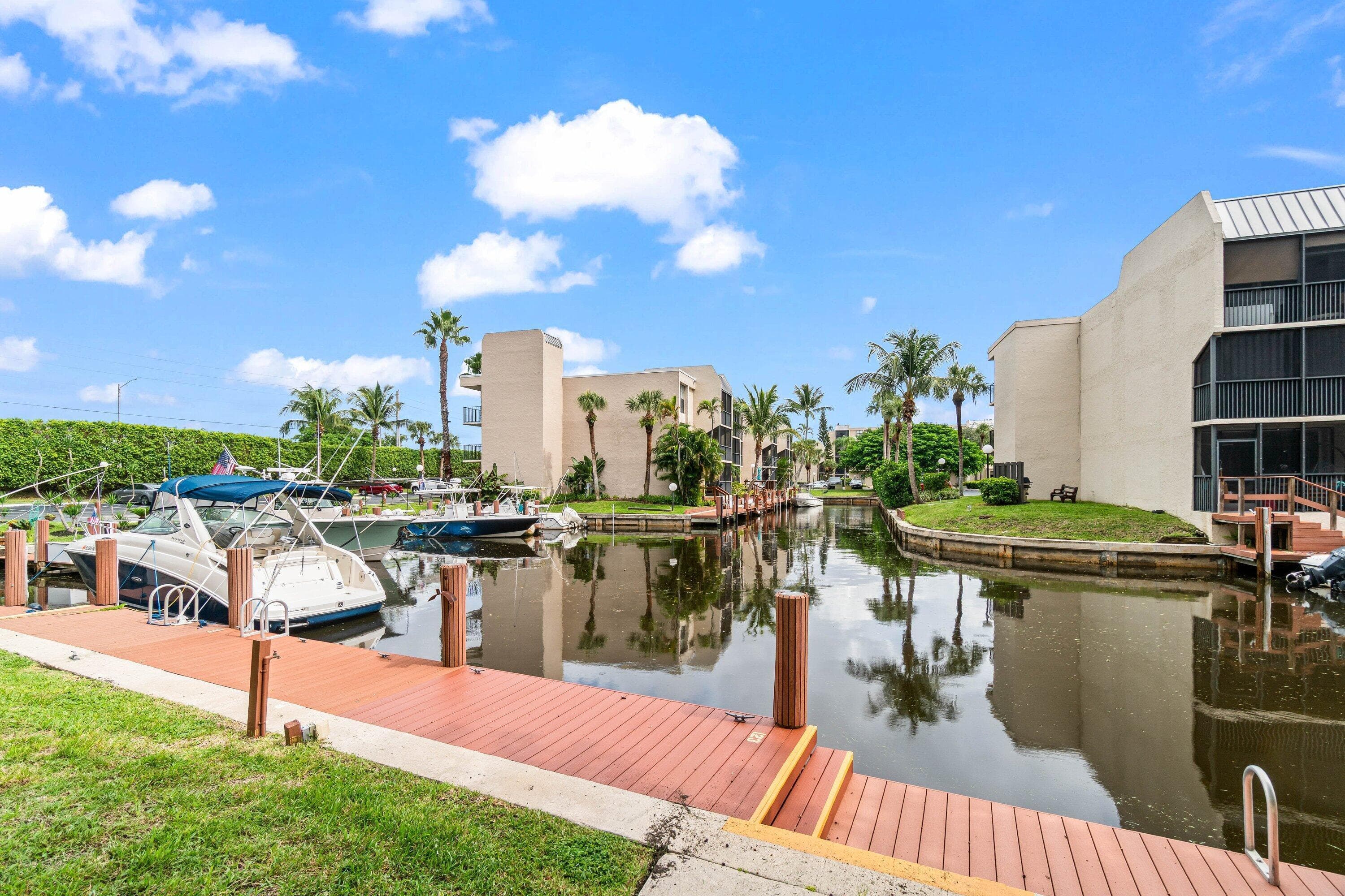 17 Royal Palm Way 103, Boca Raton, FL 33432 — photo 2 of 30