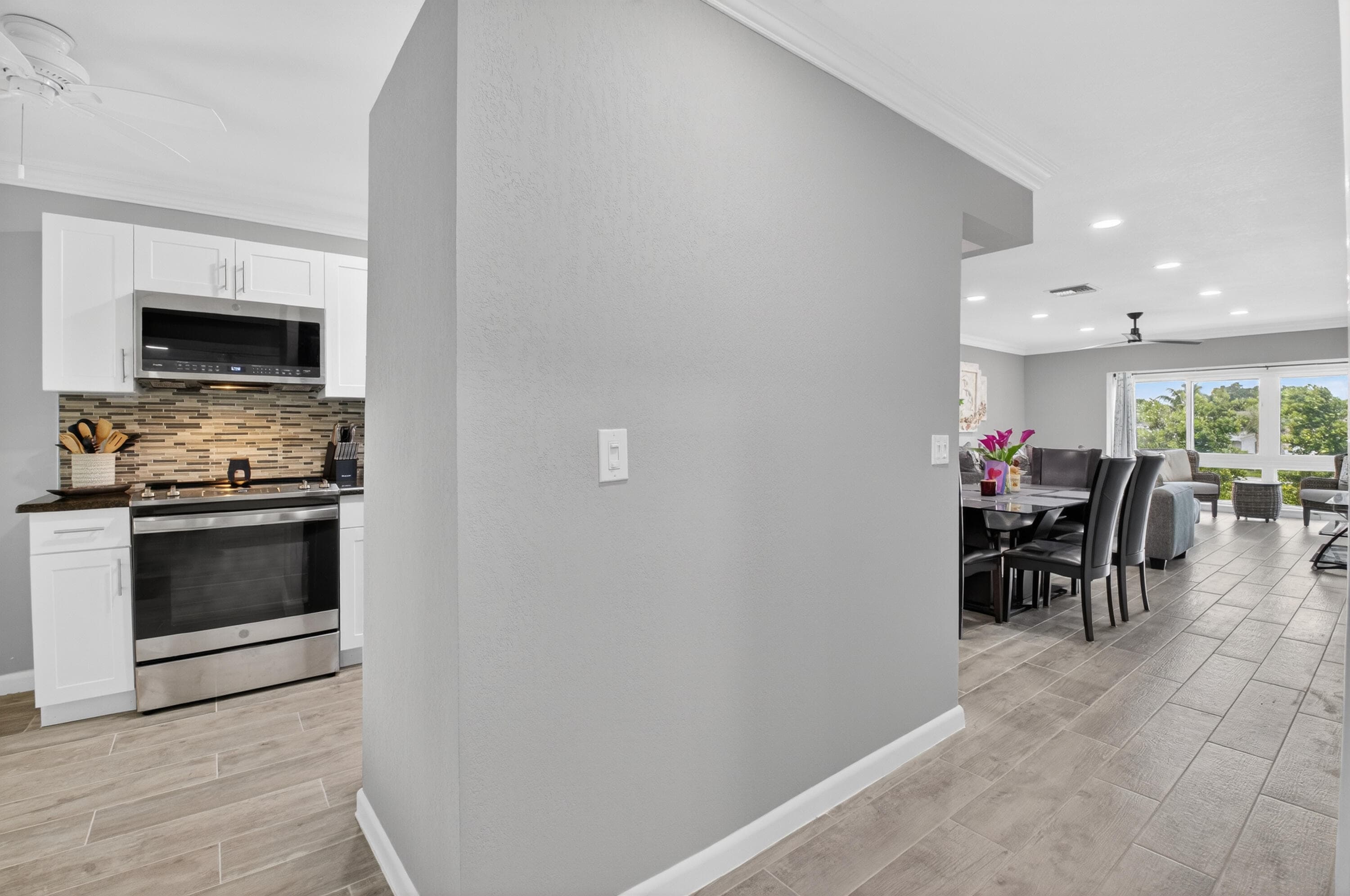 13767 Flora Place F, Delray Beach, FL 33484 — photo 3 of 38