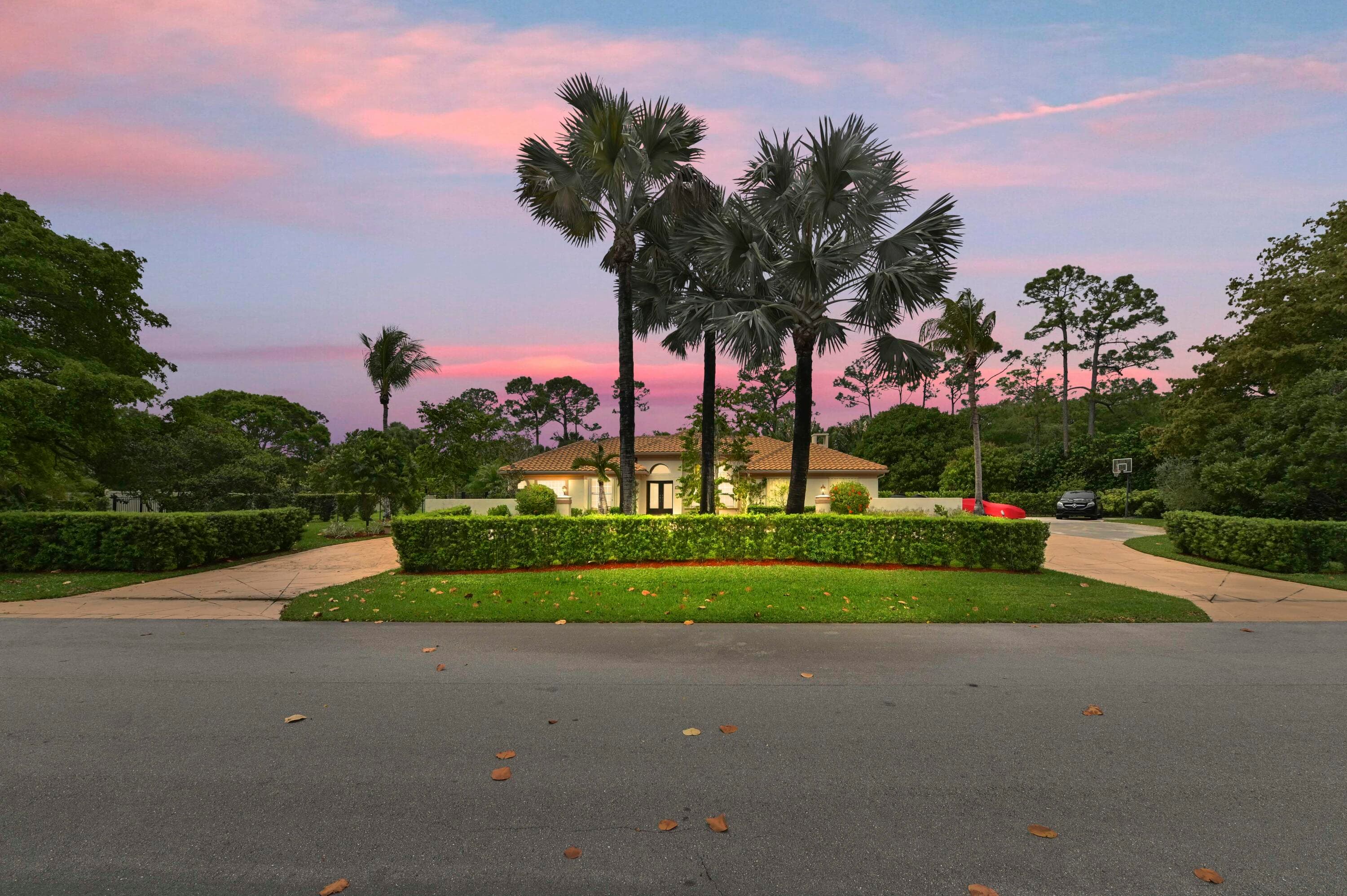 8777 Estate Drive, West Palm Beach, FL 33411 — photo 5 of 46