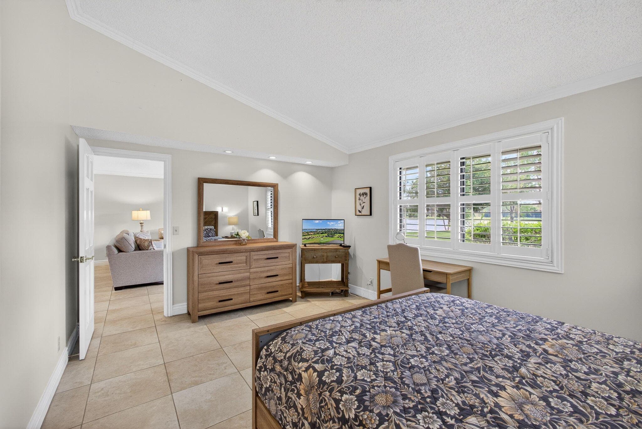 119 Club Drive, Palm Beach Gardens, FL 33418 — photo 16 of 47