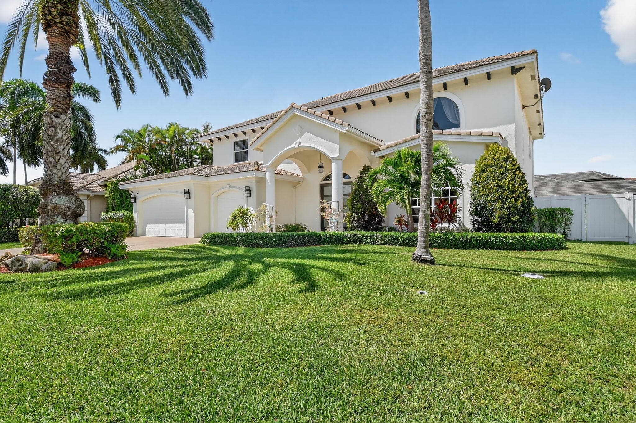 7249 NE Bay Harbour Avenue, Boca Raton, FL 33487 — photo 4 of 59