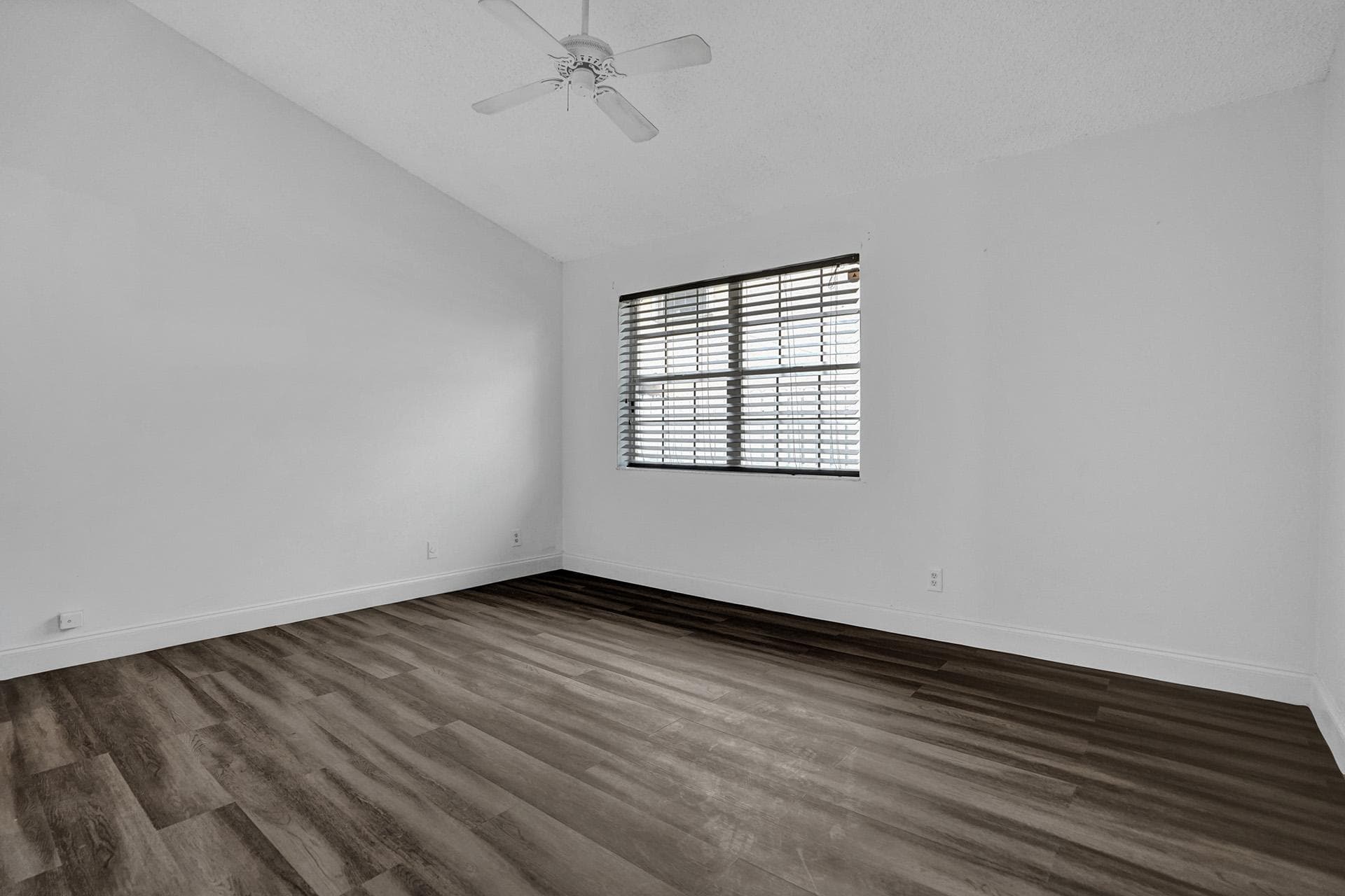 1180 SW 108th Terrace, Davie, FL 33324 — photo 14 of 46