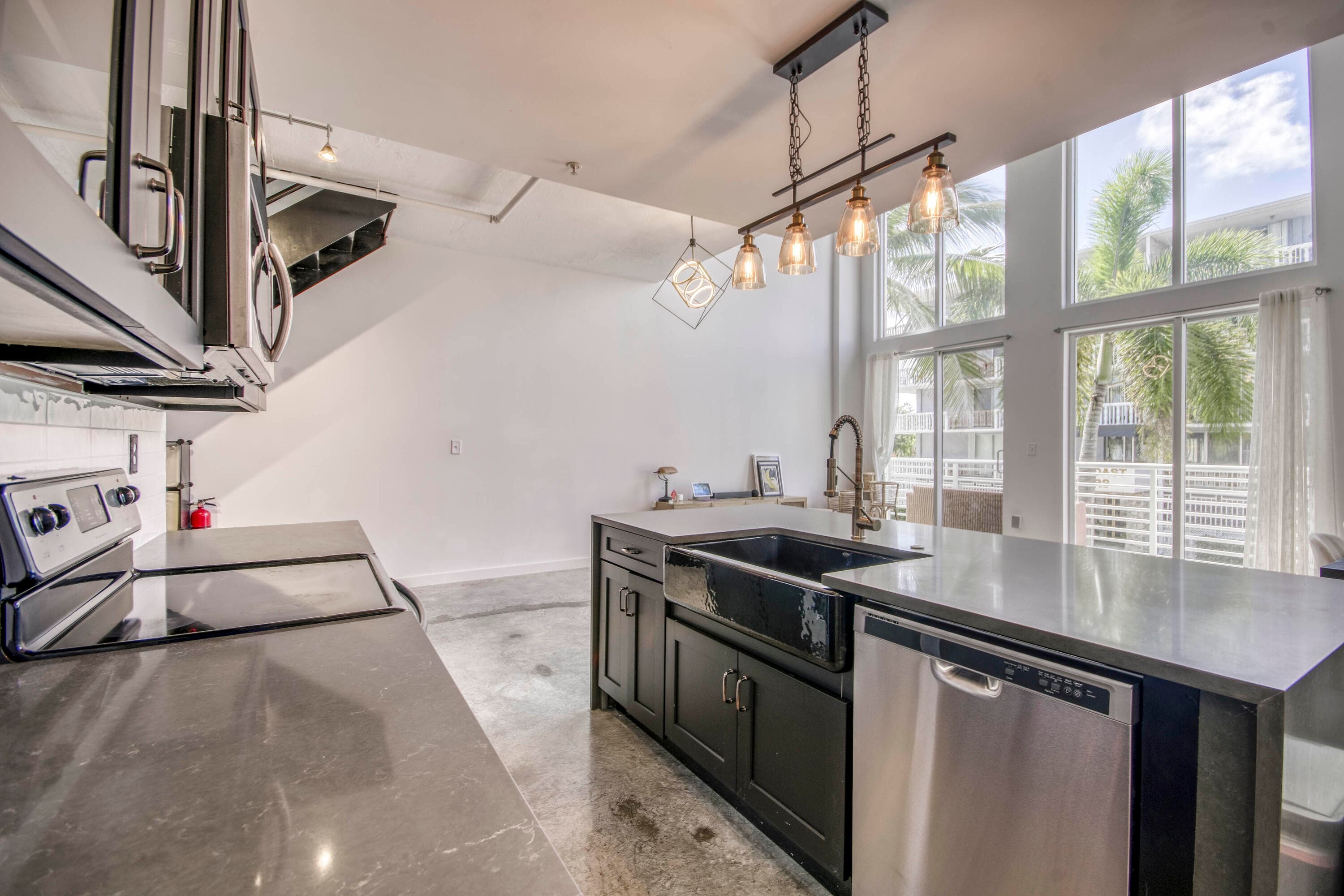 108 Lake Avenue 202, Lake Worth Beach, FL 33460 — photo 8 of 28