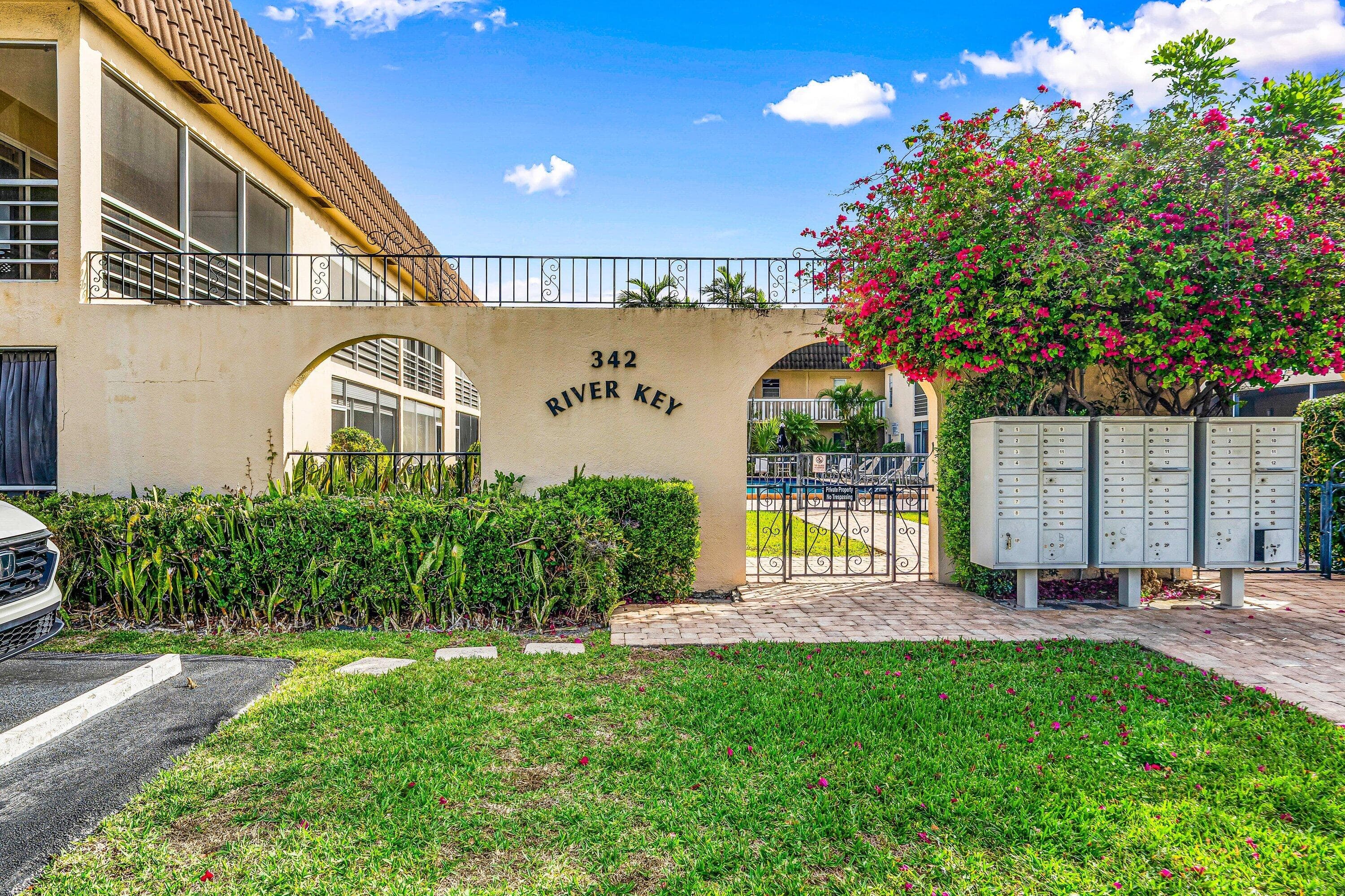 342 Southwind Drive 102, North Palm Beach, FL 33408 — photo 2 of 39
