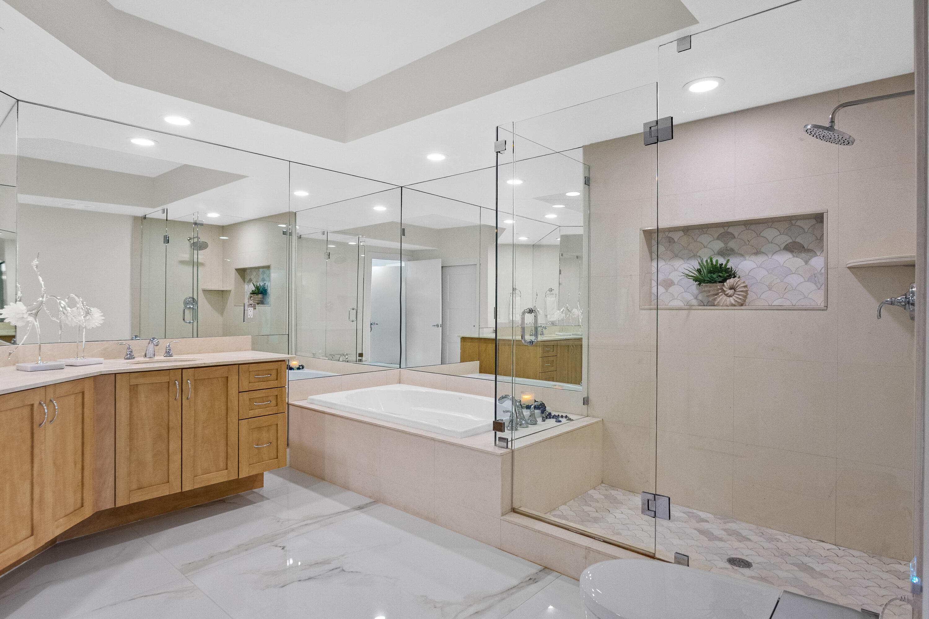 2821 N Ocean Boulevard 405s, Fort Lauderdale, FL 33308 — photo 19 of 51