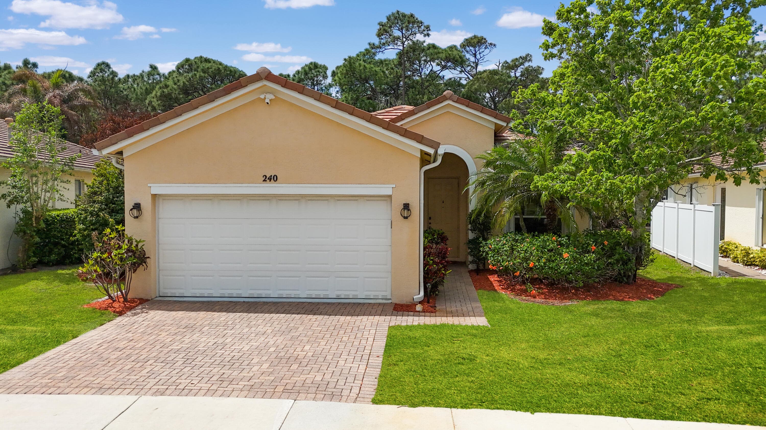 240 SW Coconut Key Way, Port St. Lucie, FL 34986 — photo 2 of 35