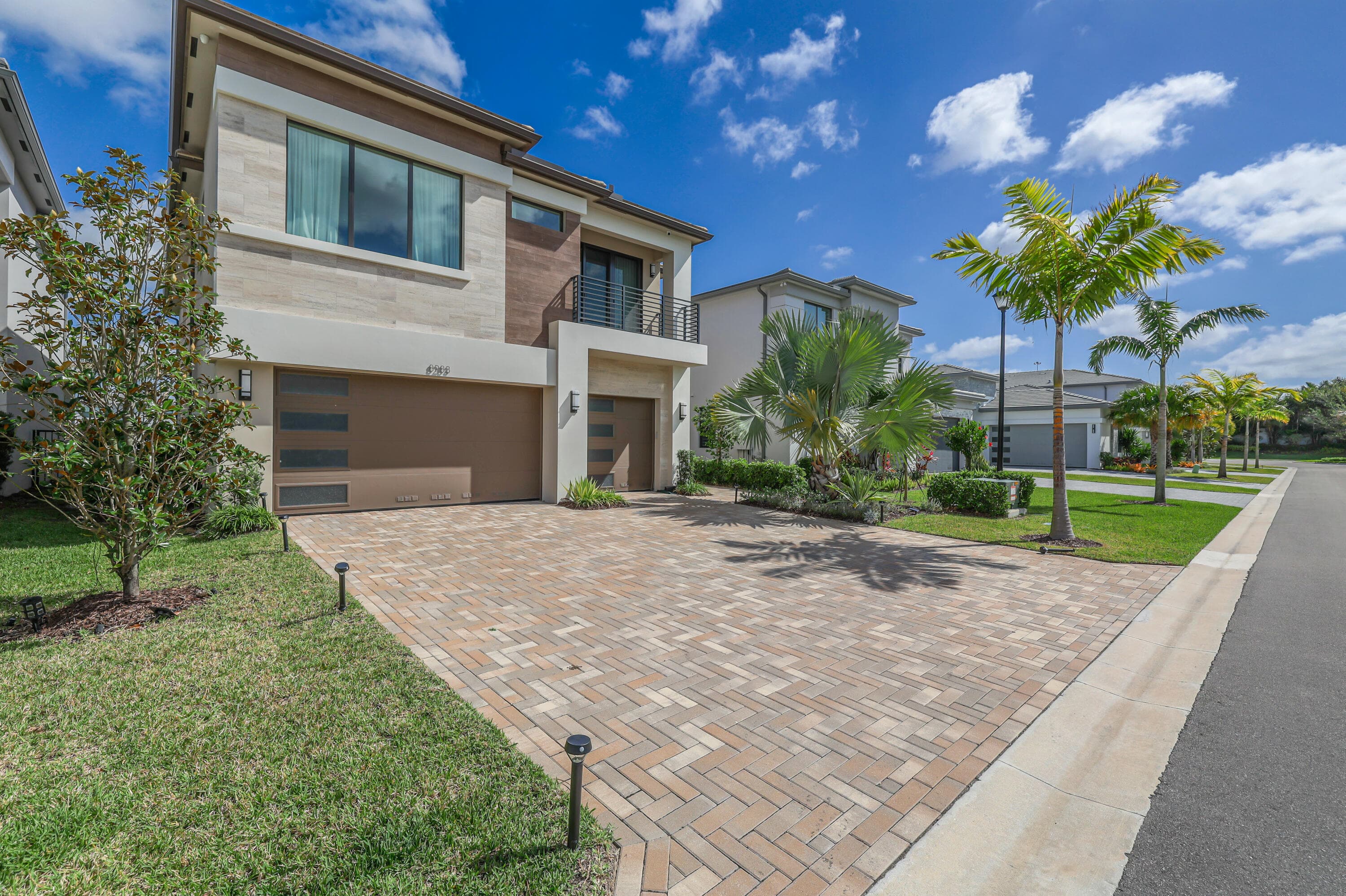 8283 Royal County Down Road, Boca Raton, FL 33434 — photo 3 of 88