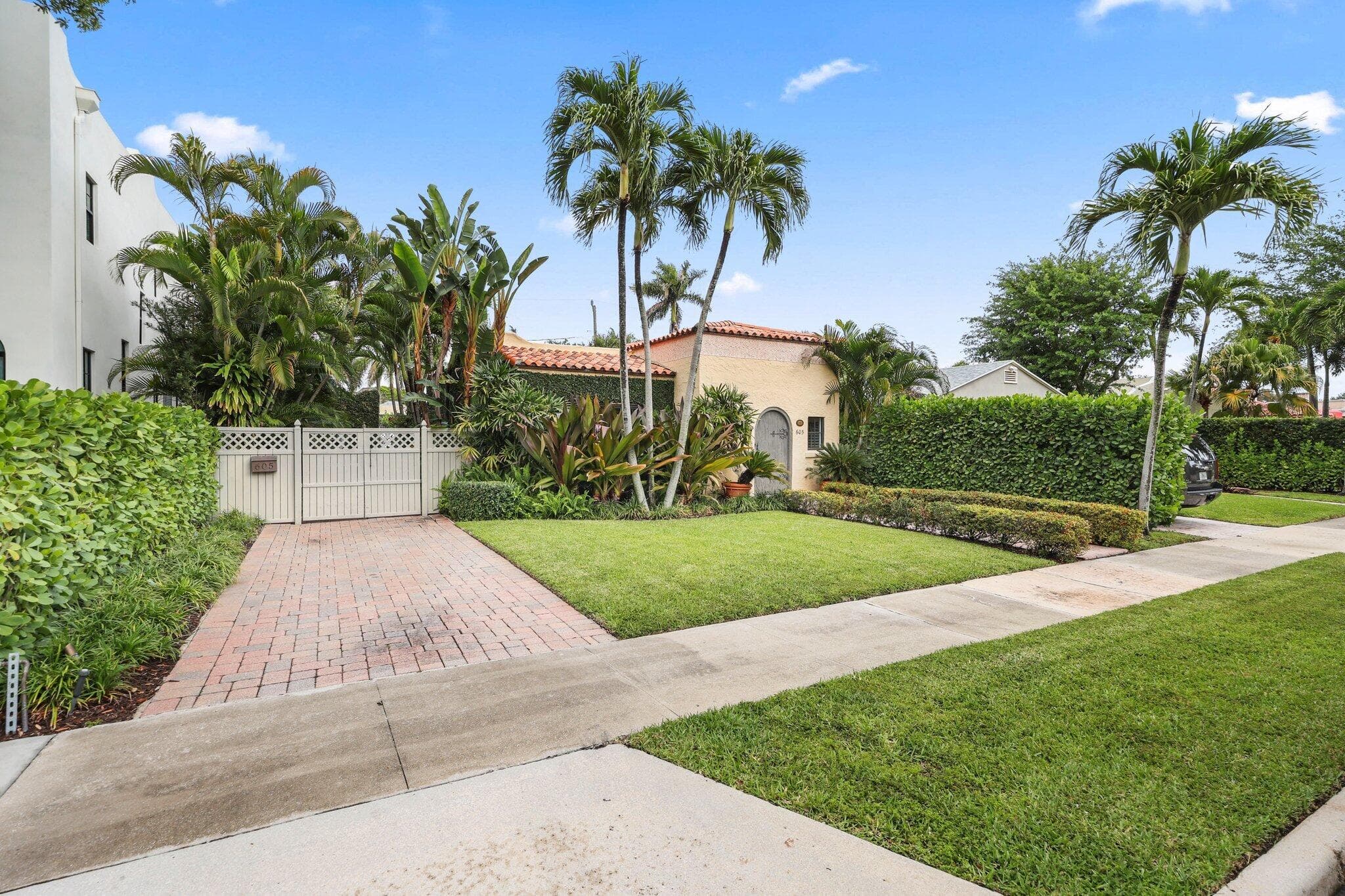 605 Sunset Road, West Palm Beach, FL 33401 — photo 3 of 42