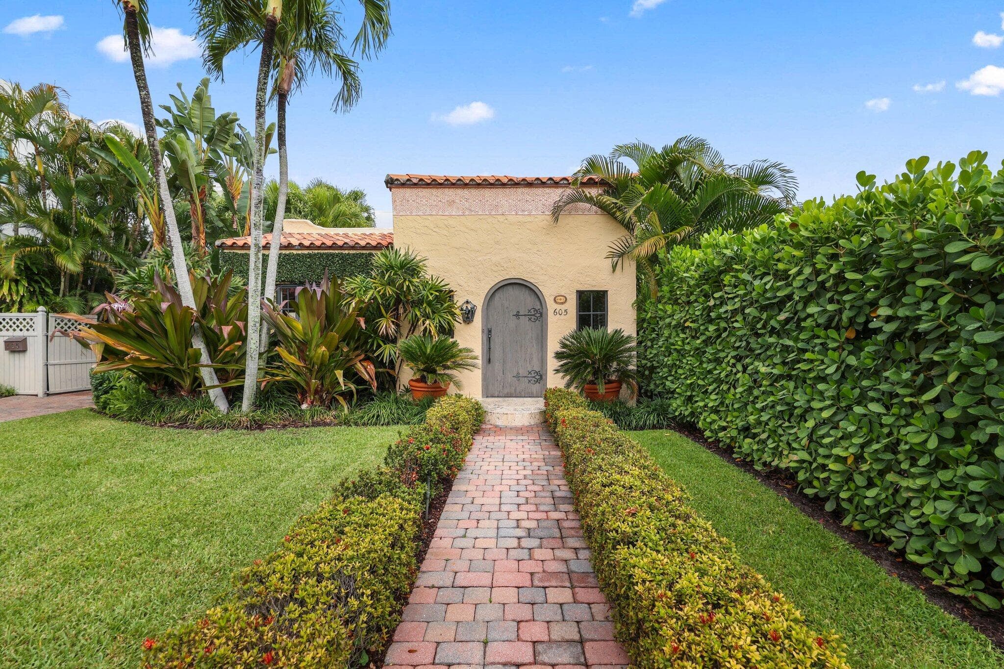 605 Sunset Road, West Palm Beach, FL 33401 — photo 5 of 42