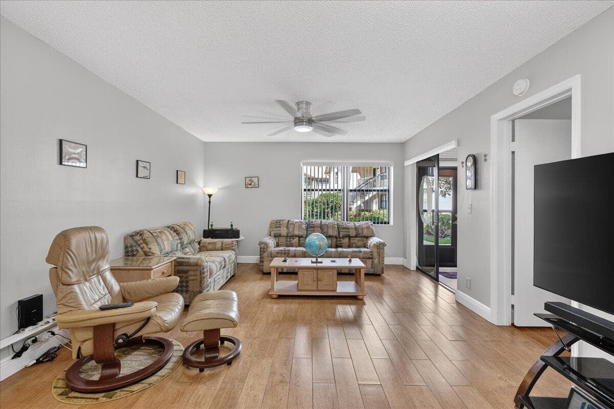 7633 Tahiti Lane 101, Lake Worth, FL 33467 — photo 3 of 26