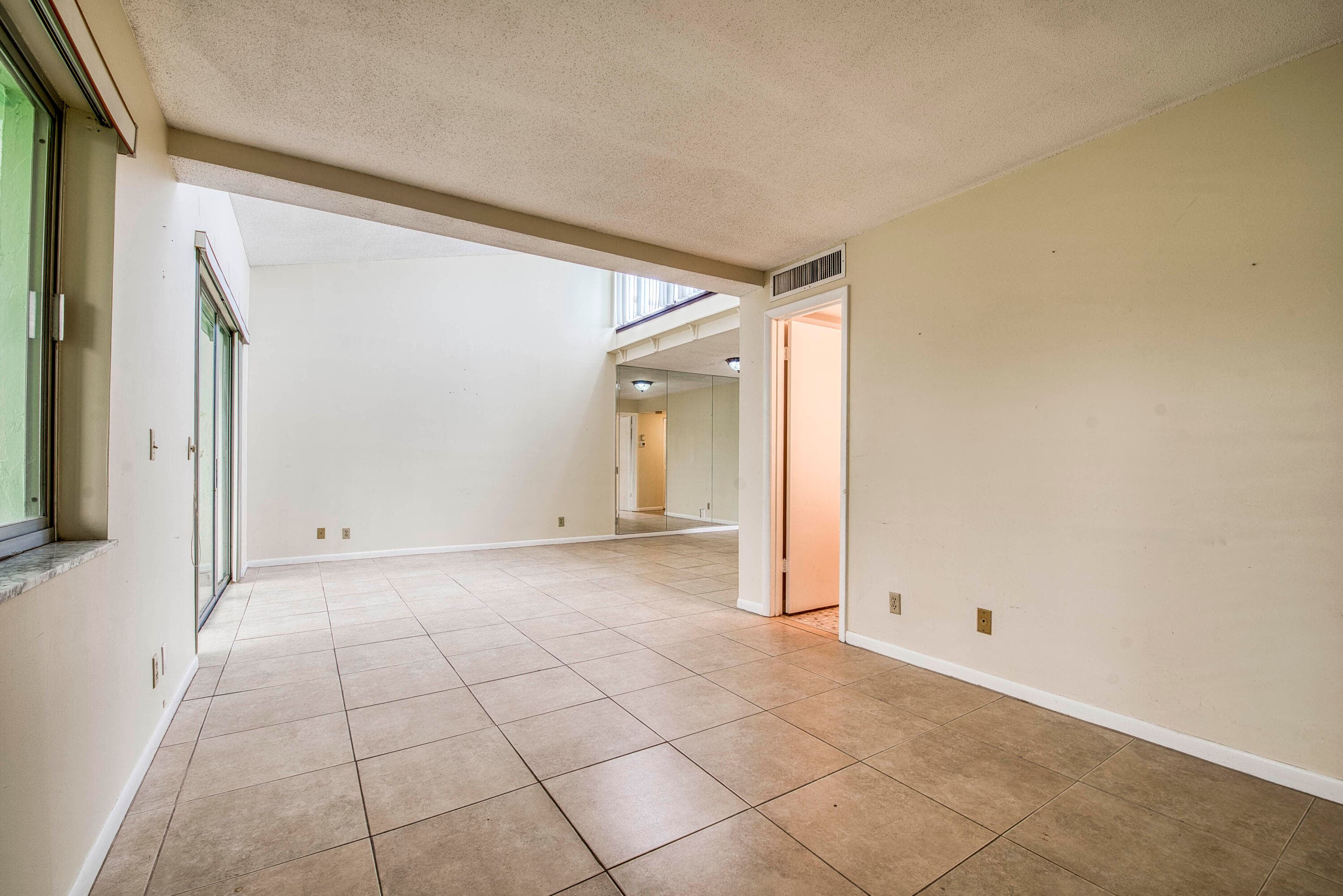 2528 Boundbrook Drive S 205, West Palm Beach, FL 33406 — photo 6 of 18