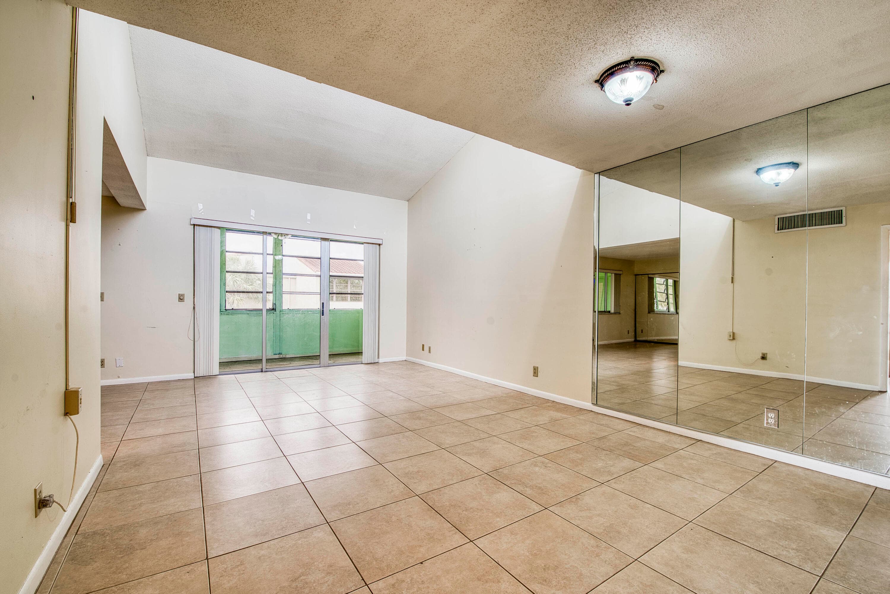 2528 Boundbrook Drive S 205, West Palm Beach, FL 33406 — photo 7 of 18