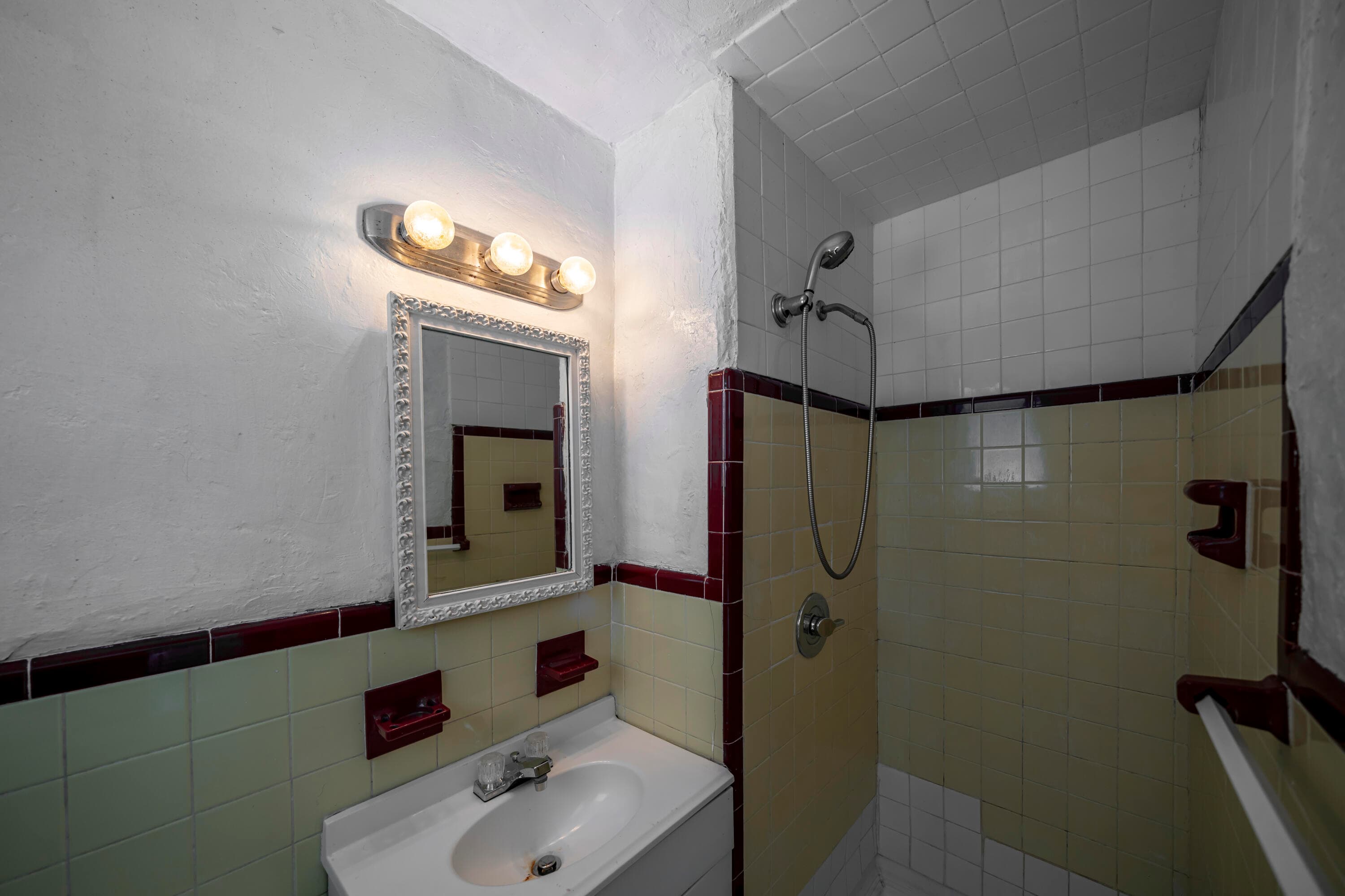 523 NE 2nd Avenue 2, Fort Lauderdale, FL 33301 — photo 8 of 15