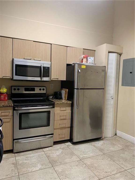 858 NW 92nd Avenue 858, Plantation, FL 33324 — photo 2 of 16