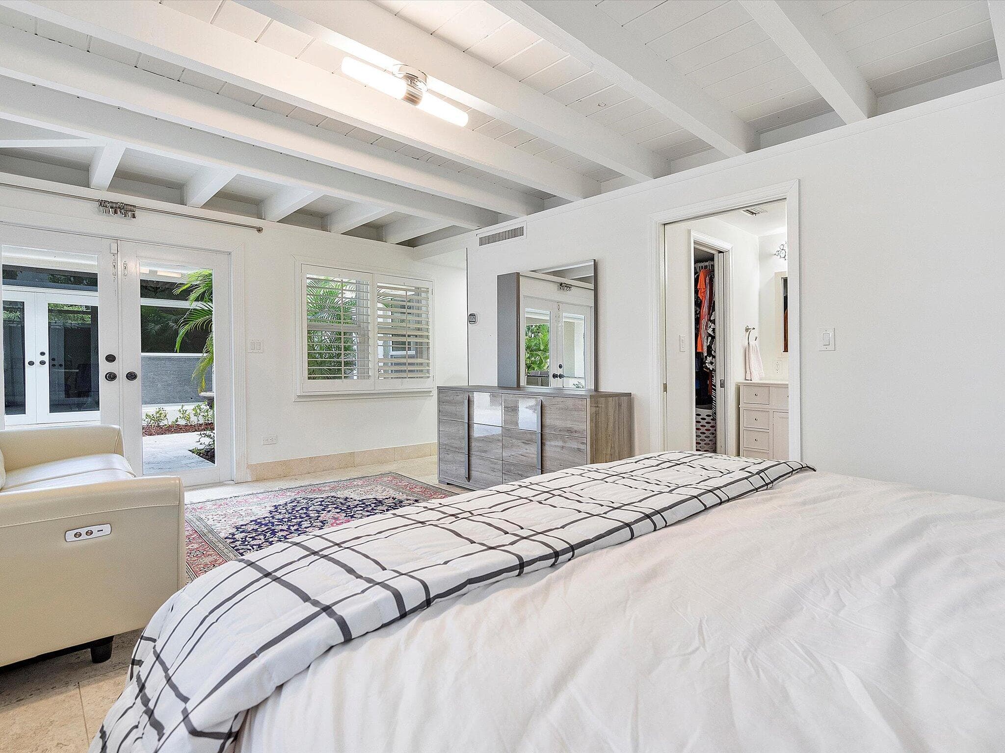 411 Poinciana Drive, Fort Lauderdale, FL 33301 — photo 25 of 44