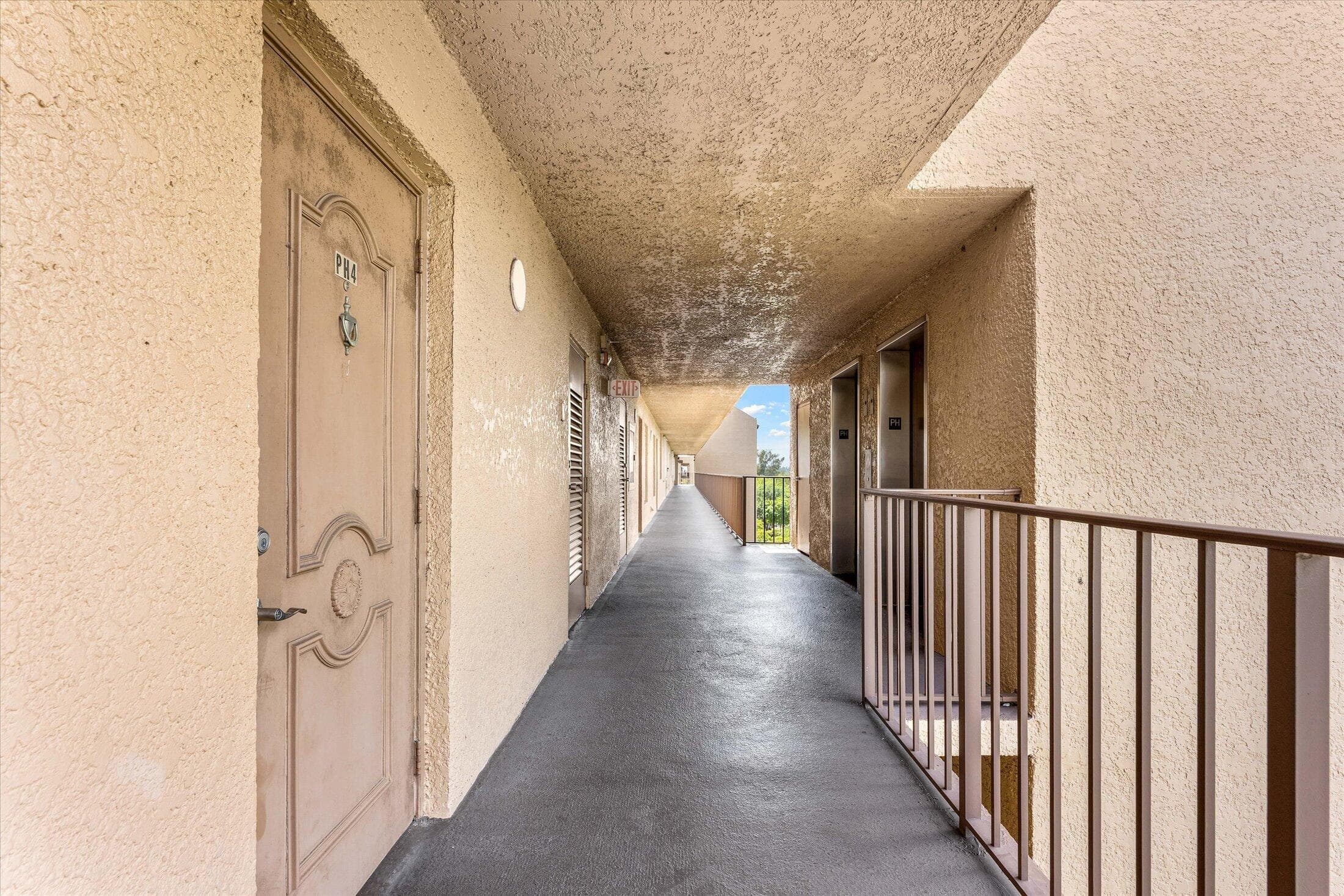 4570 NW 18th Avenue 704, Deerfield Beach, FL 33064 — photo 3 of 34