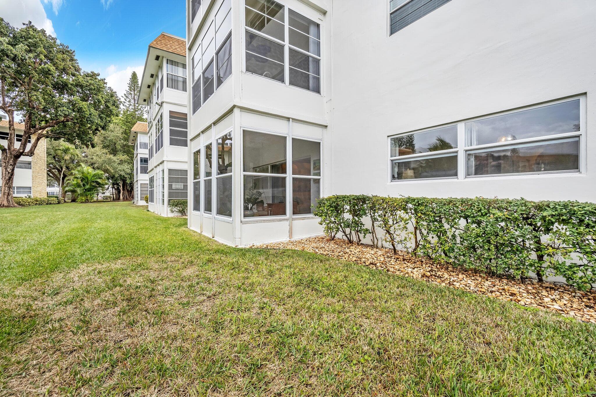 4805 NW 35th Street 412, Lauderdale Lakes, FL 33319 — photo 27 of 45