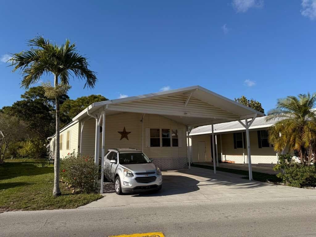 2 S 4 Seasons Road, Palm Beach Gardens, FL 33410 — photo 2 of 17
