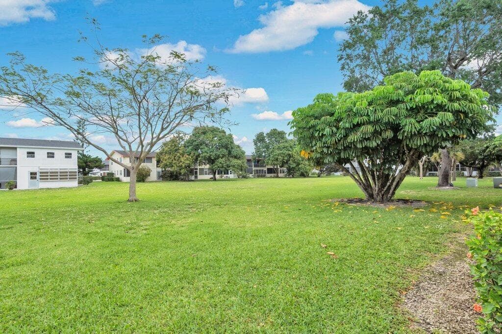 349 Camden O, West Palm Beach, FL 33417 — photo 26 of 48