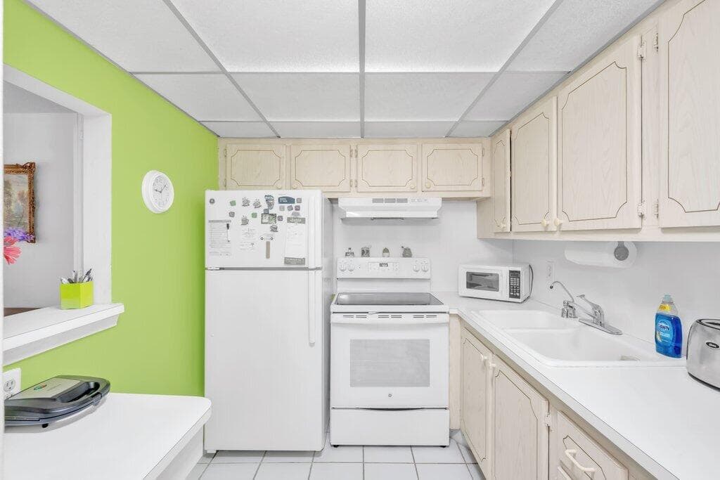 349 Camden O, West Palm Beach, FL 33417 — photo 15 of 48