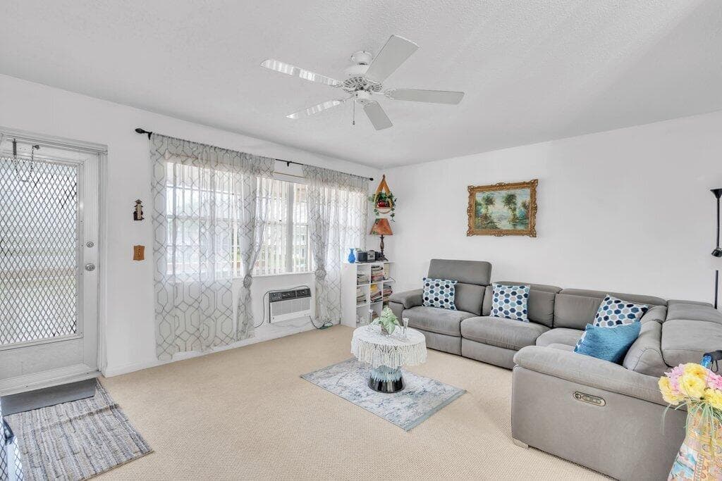 349 Camden O, West Palm Beach, FL 33417 — photo 12 of 48
