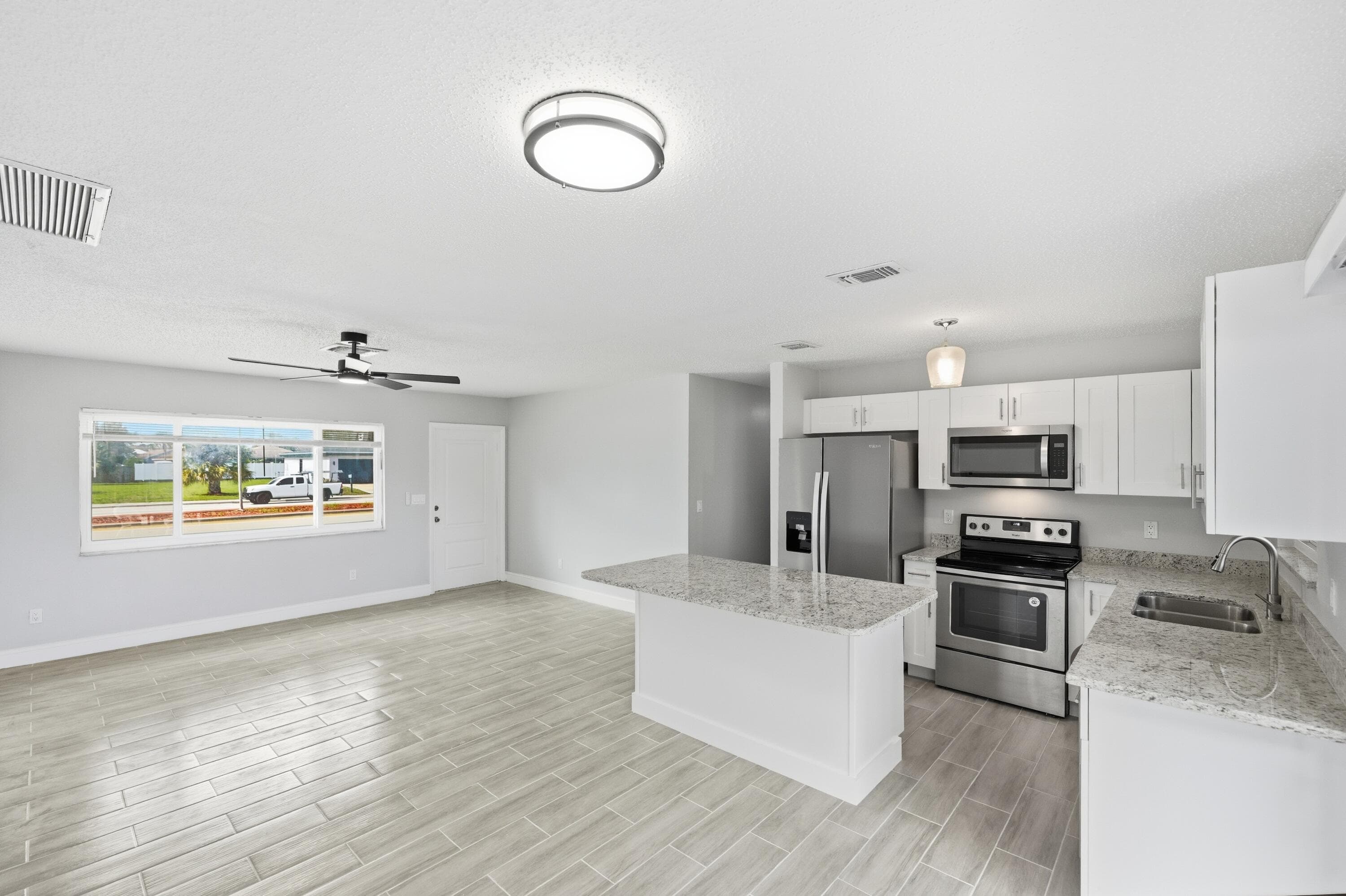 651 SE Port St Lucie Boulevard, Port St. Lucie, FL 34984 — photo 12 of 52