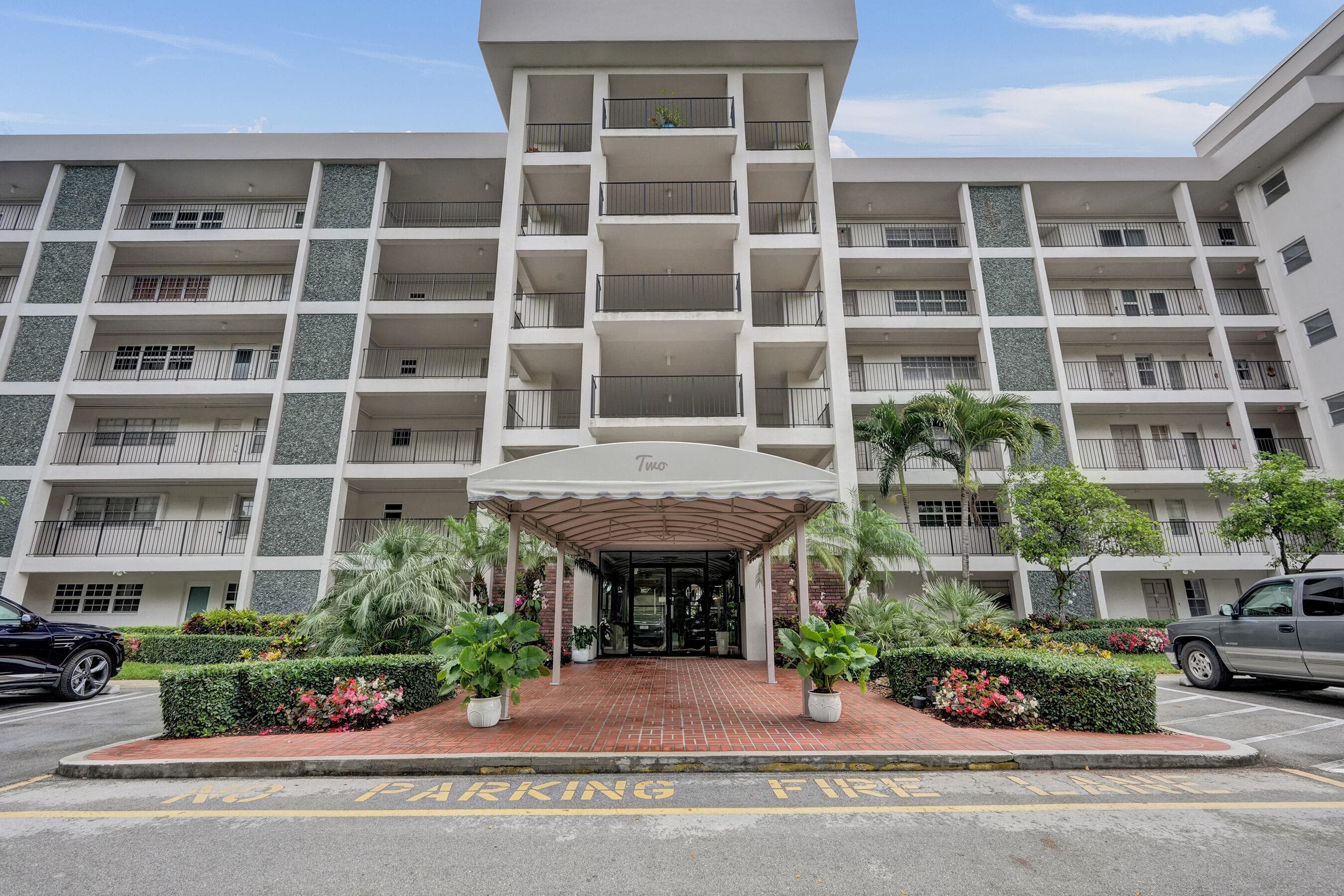 2850 N Palm Aire Drive 401, Pompano Beach, FL 33069 — photo 2 of 46