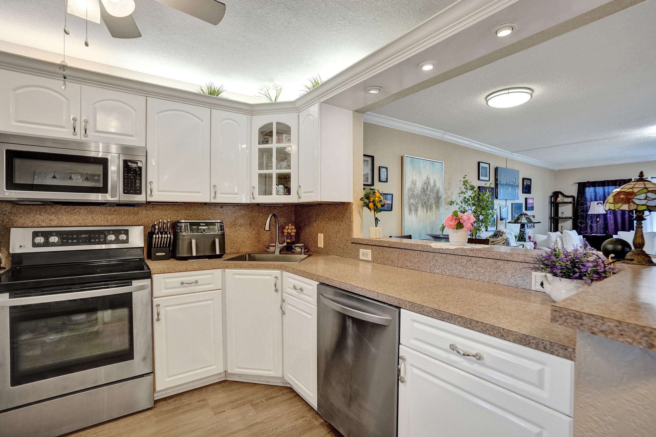 2850 N Palm Aire Drive 401, Pompano Beach, FL 33069 — photo 10 of 46