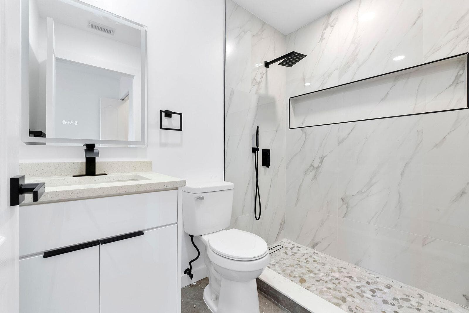 8300 NW 10th Street, Miami, FL 33126 — photo 7 of 11